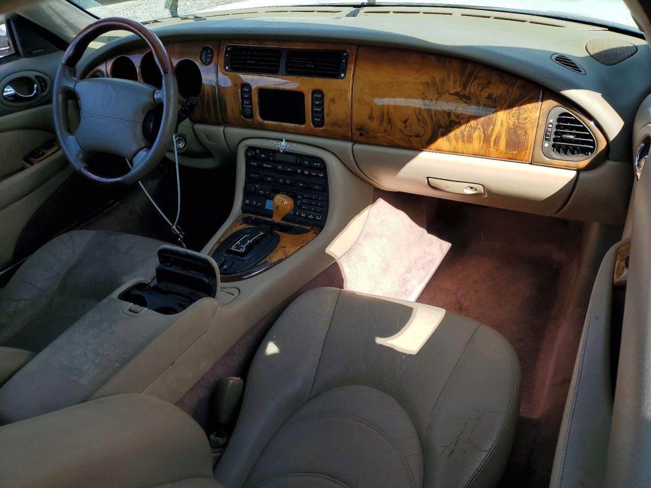 2002 Jaguar Xkr White vin: SAJDA42B42PA25132