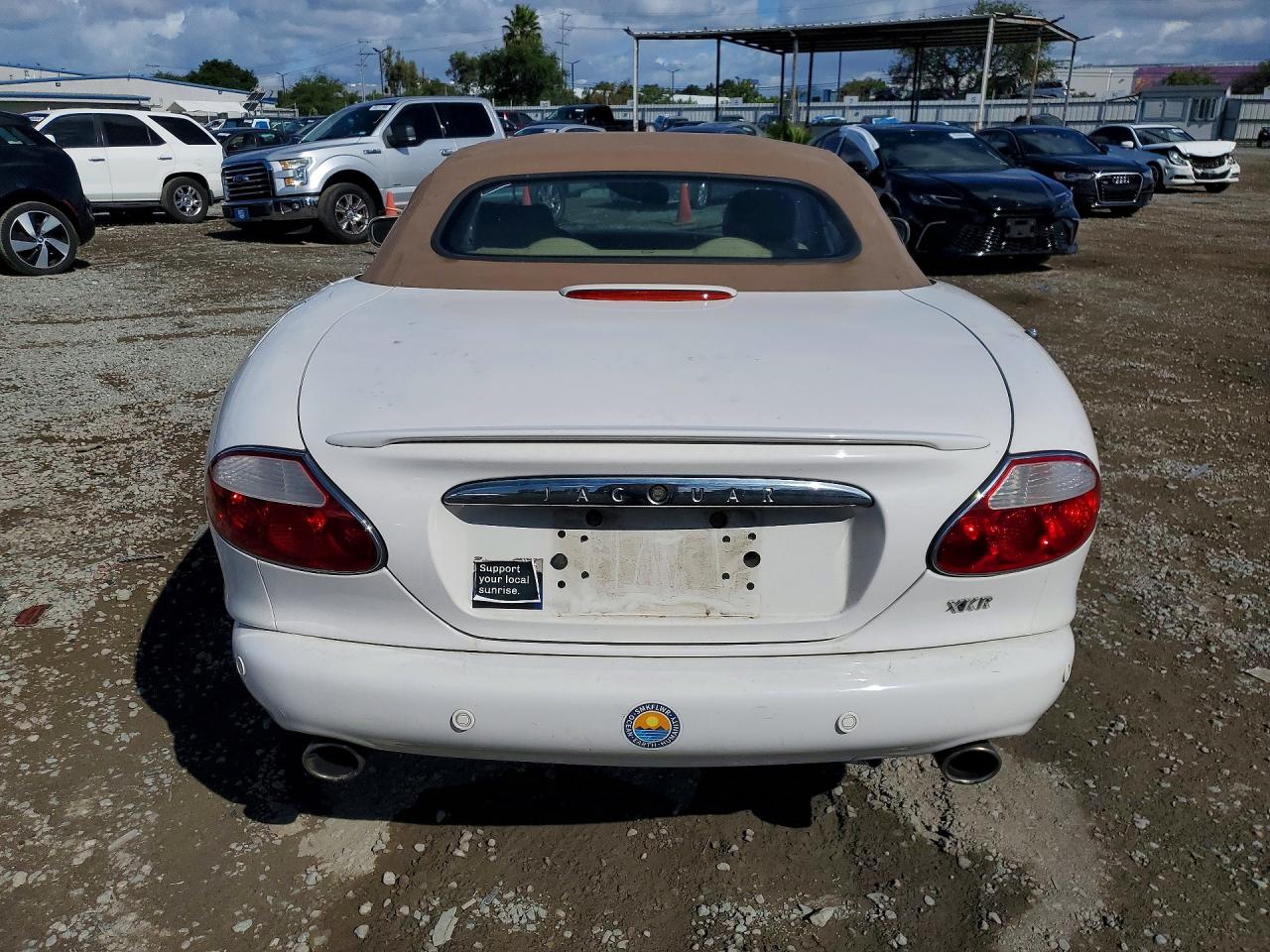 2002 Jaguar Xkr White vin: SAJDA42B42PA25132