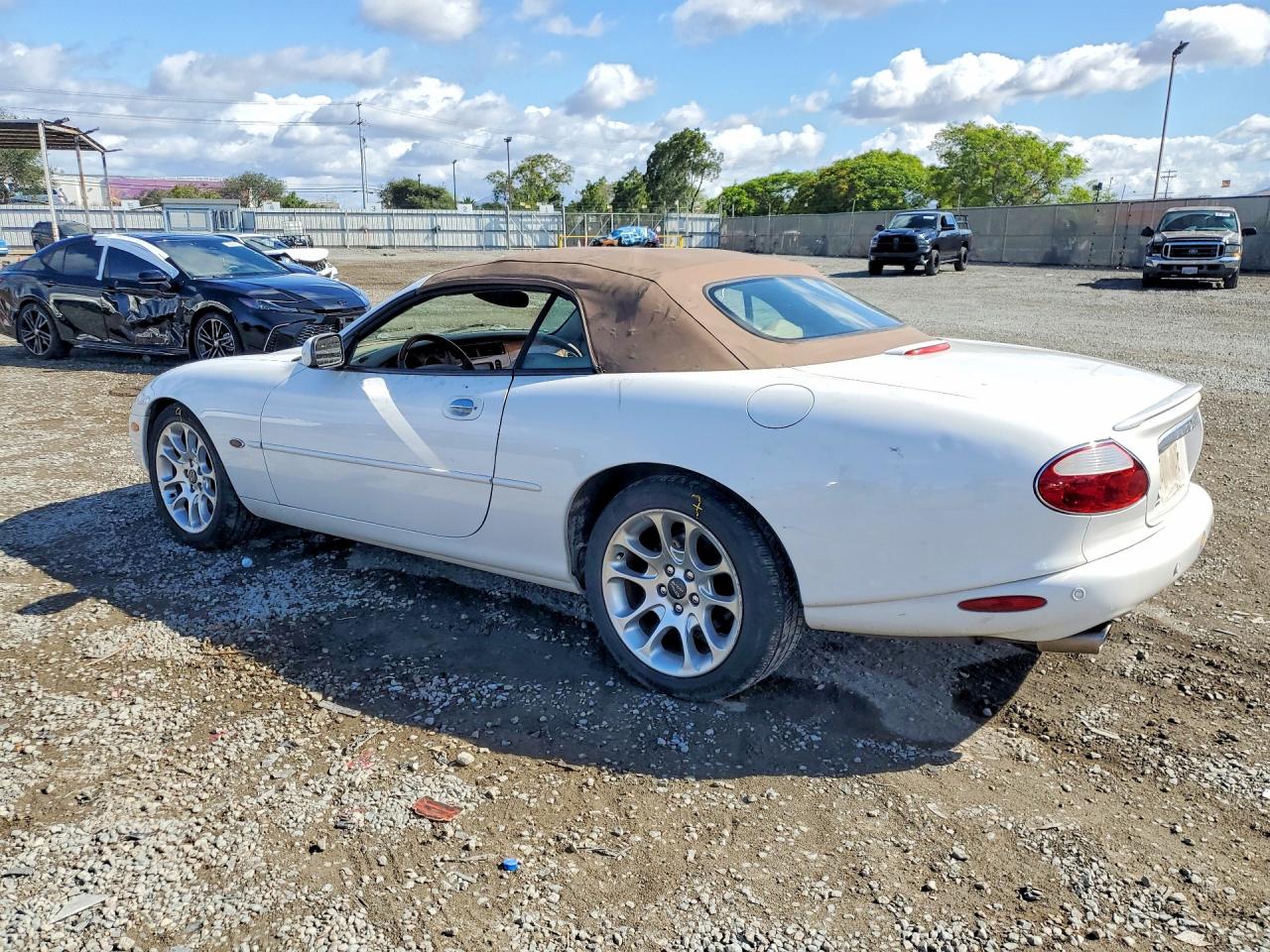 2002 Jaguar Xkr White vin: SAJDA42B42PA25132