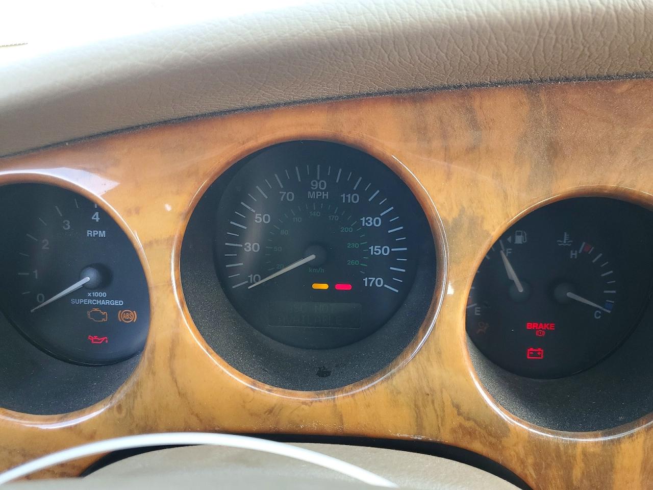 2002 Jaguar Xkr White vin: SAJDA42B42PA25132