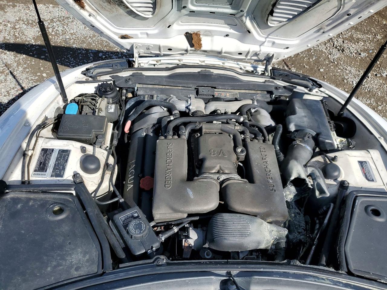 2002 Jaguar Xkr White vin: SAJDA42B42PA25132