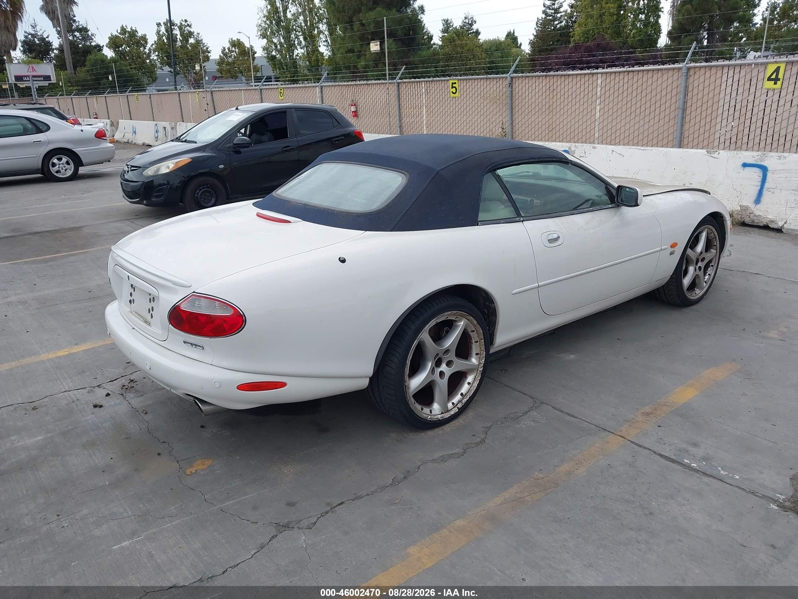 2003 Jaguar Xkr White vin: SAJDA42B533A36813