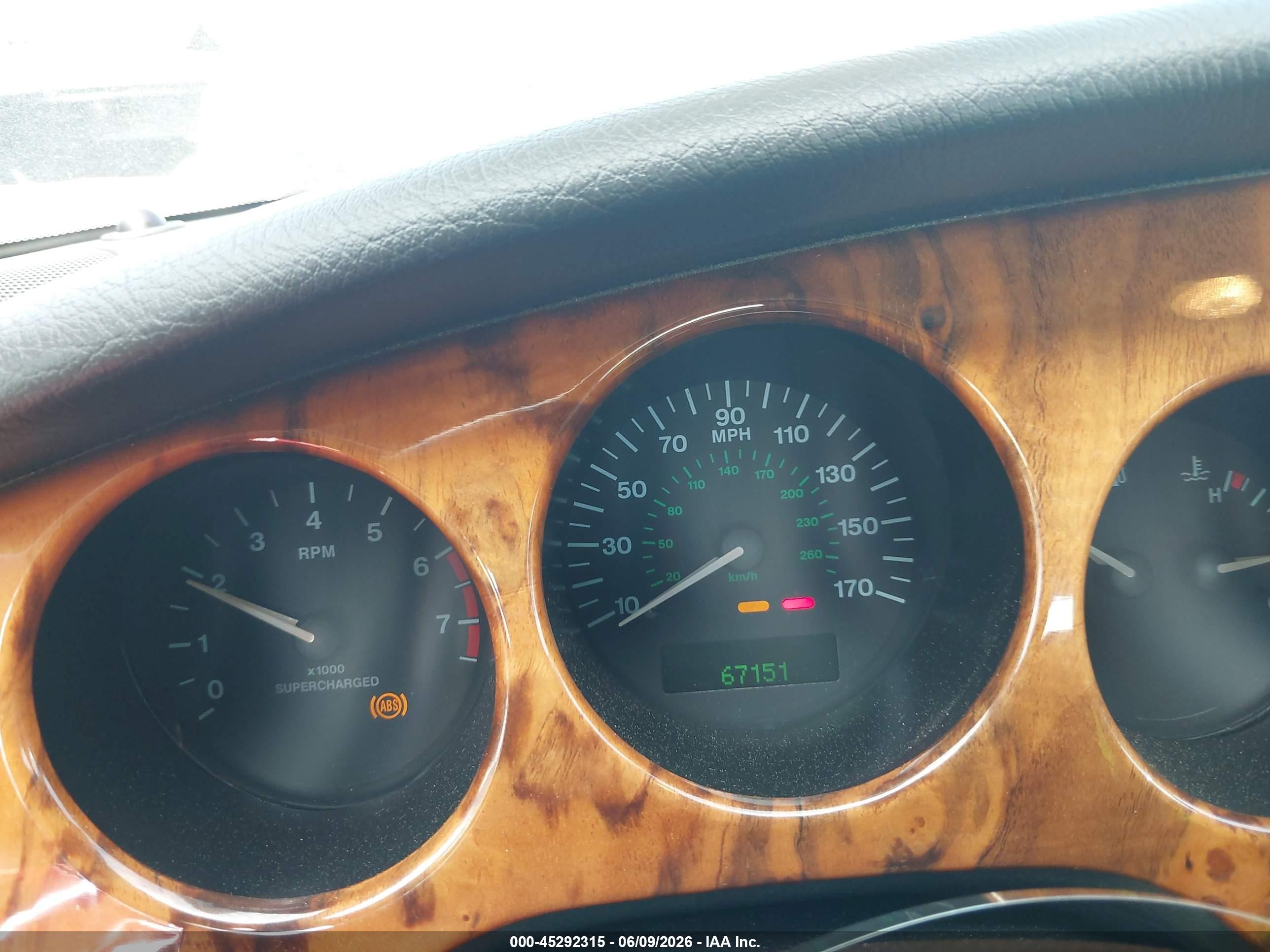 2002 Jaguar Xkr   Серебряный vin: SAJDA42B62PA26315