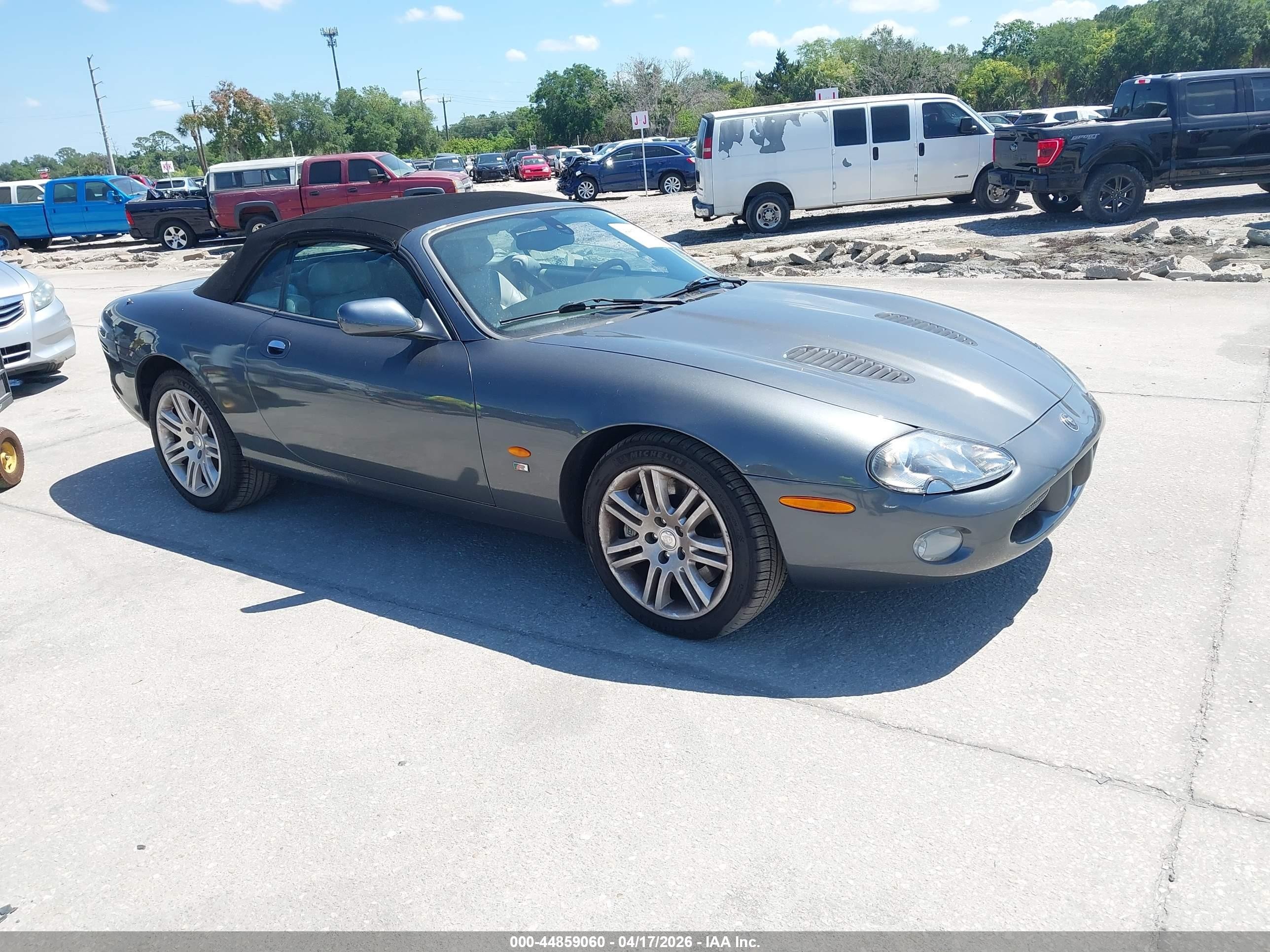 2004 Jaguar Xkr   Gray vin: SAJDA42B843A40033