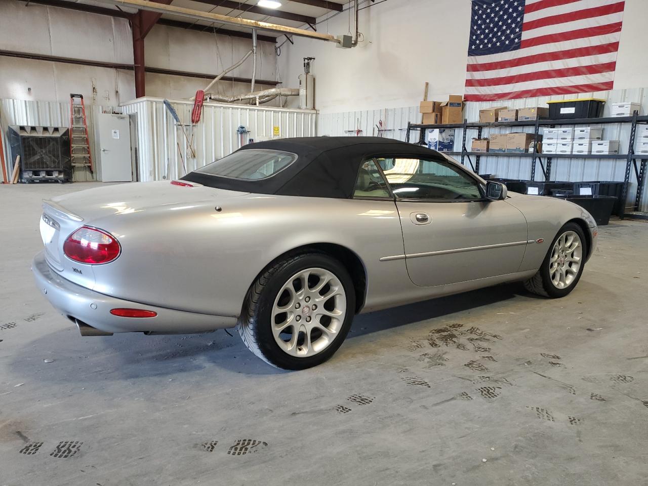 2001 Jaguar Xkr Silver vin: SAJDA42BX1PA21861