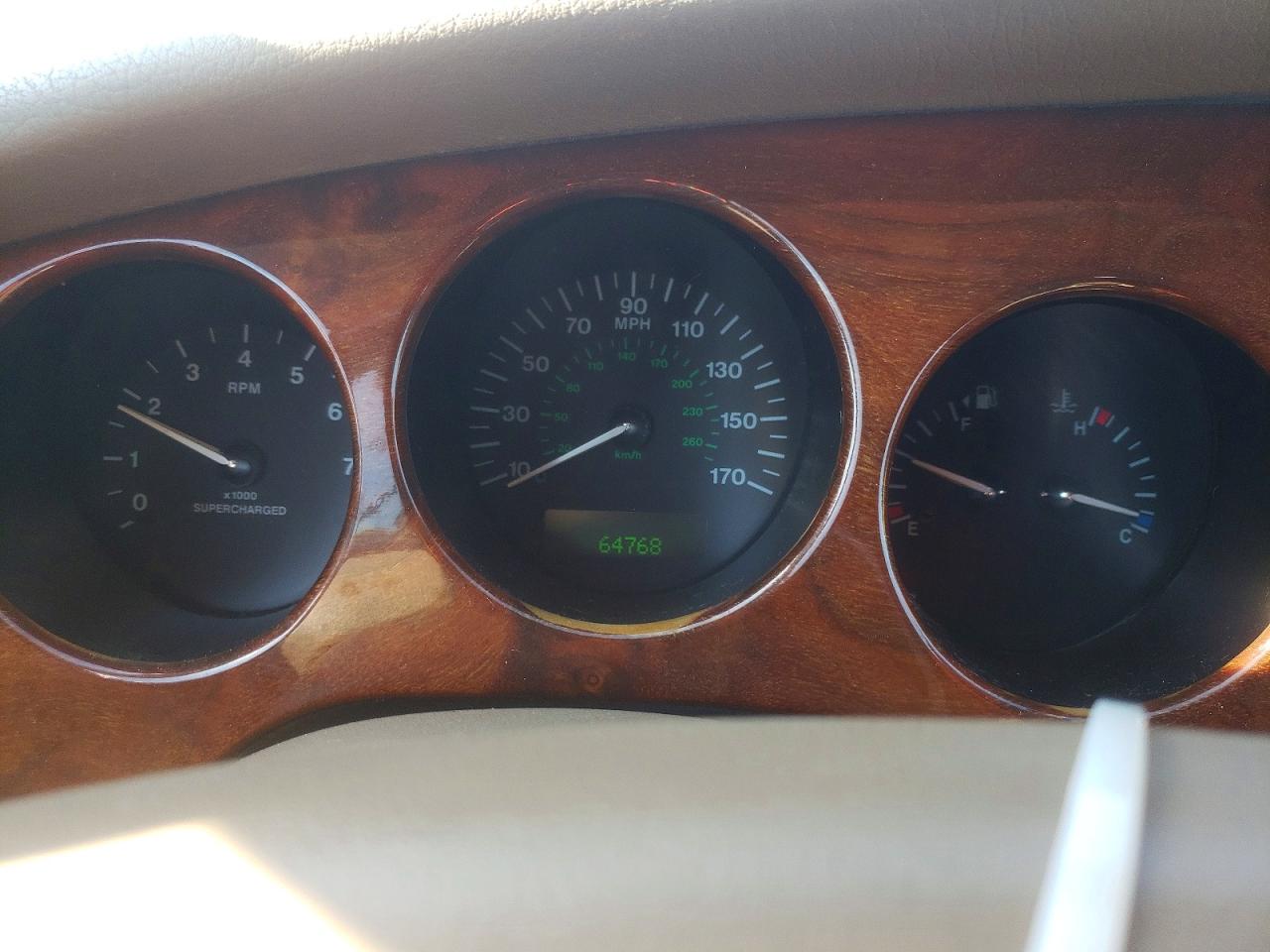 2003 Jaguar Xkr Red vin: SAJDA42BX33A31204