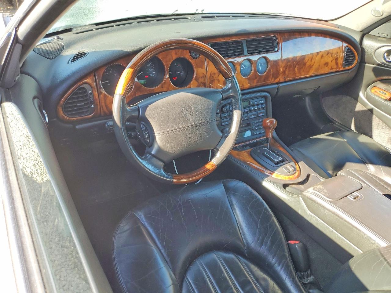 2002 Jaguar Xk8 Silver vin: SAJDA42C02NA29098