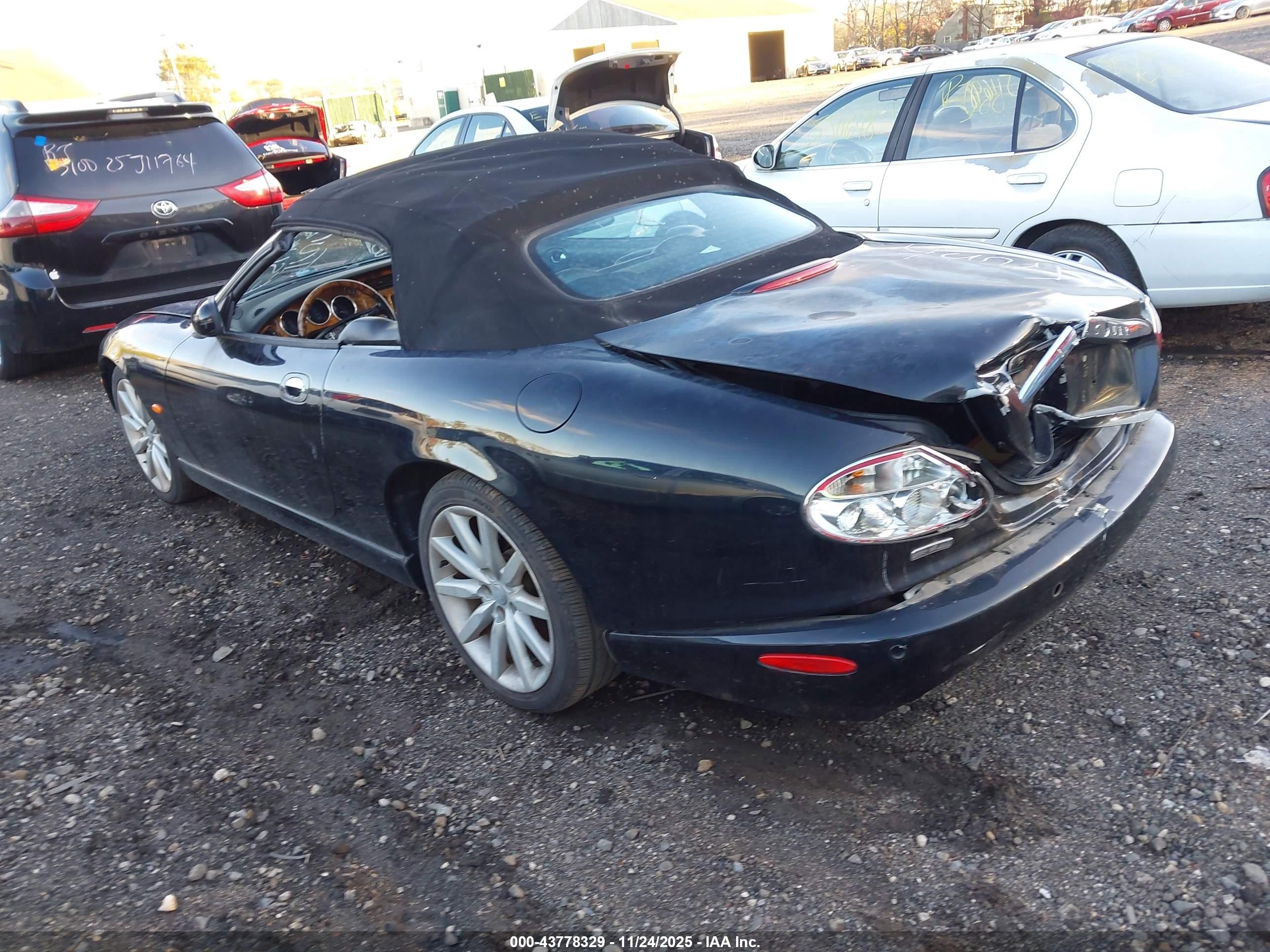 2005 Jaguar Xk8   Черный vin: SAJDA42C052A40656