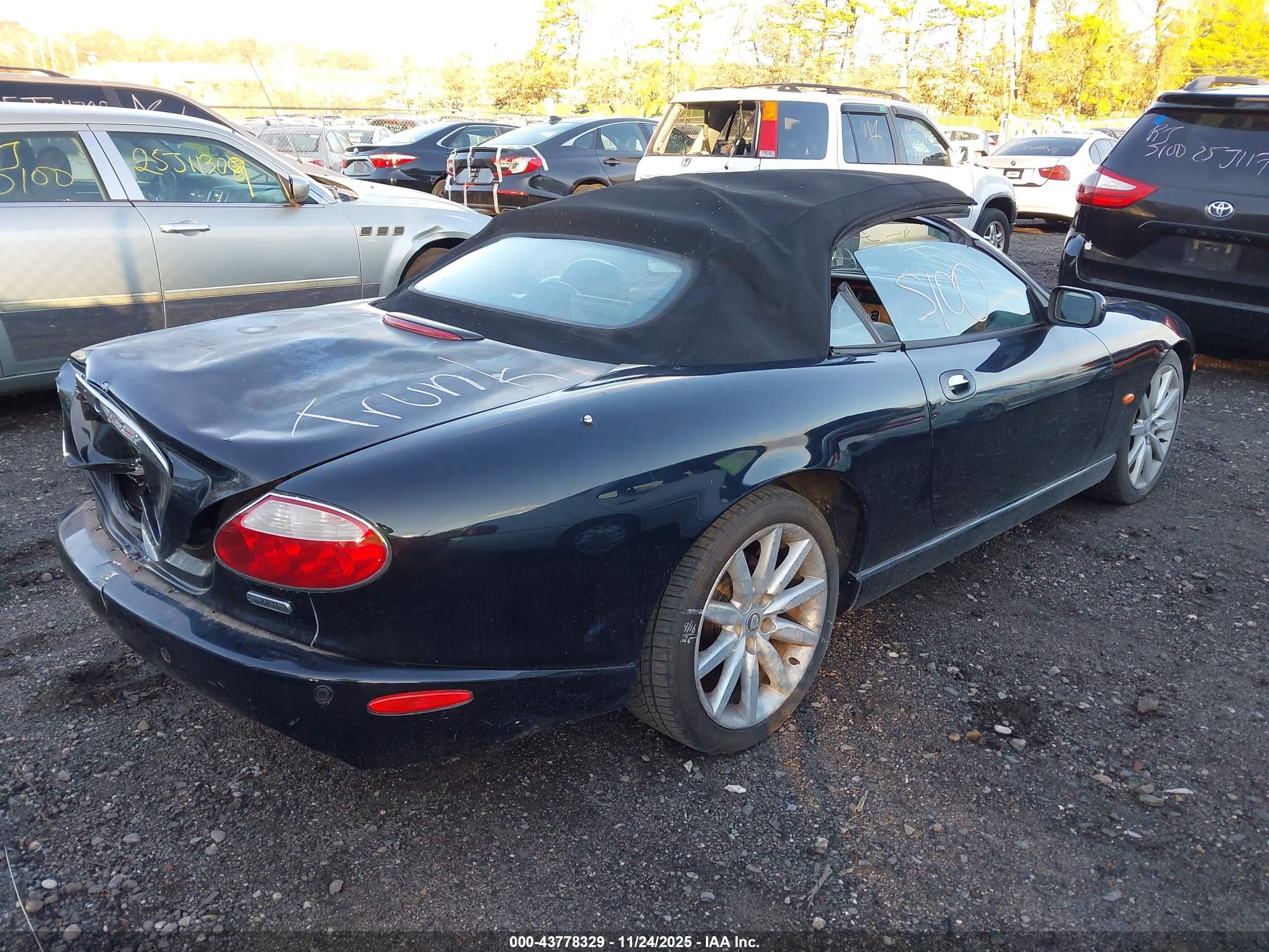 2005 Jaguar Xk8   Черный vin: SAJDA42C052A40656