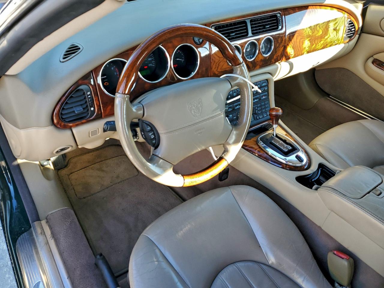 2004 Jaguar Xk8 Green vin: SAJDA42C142A40034