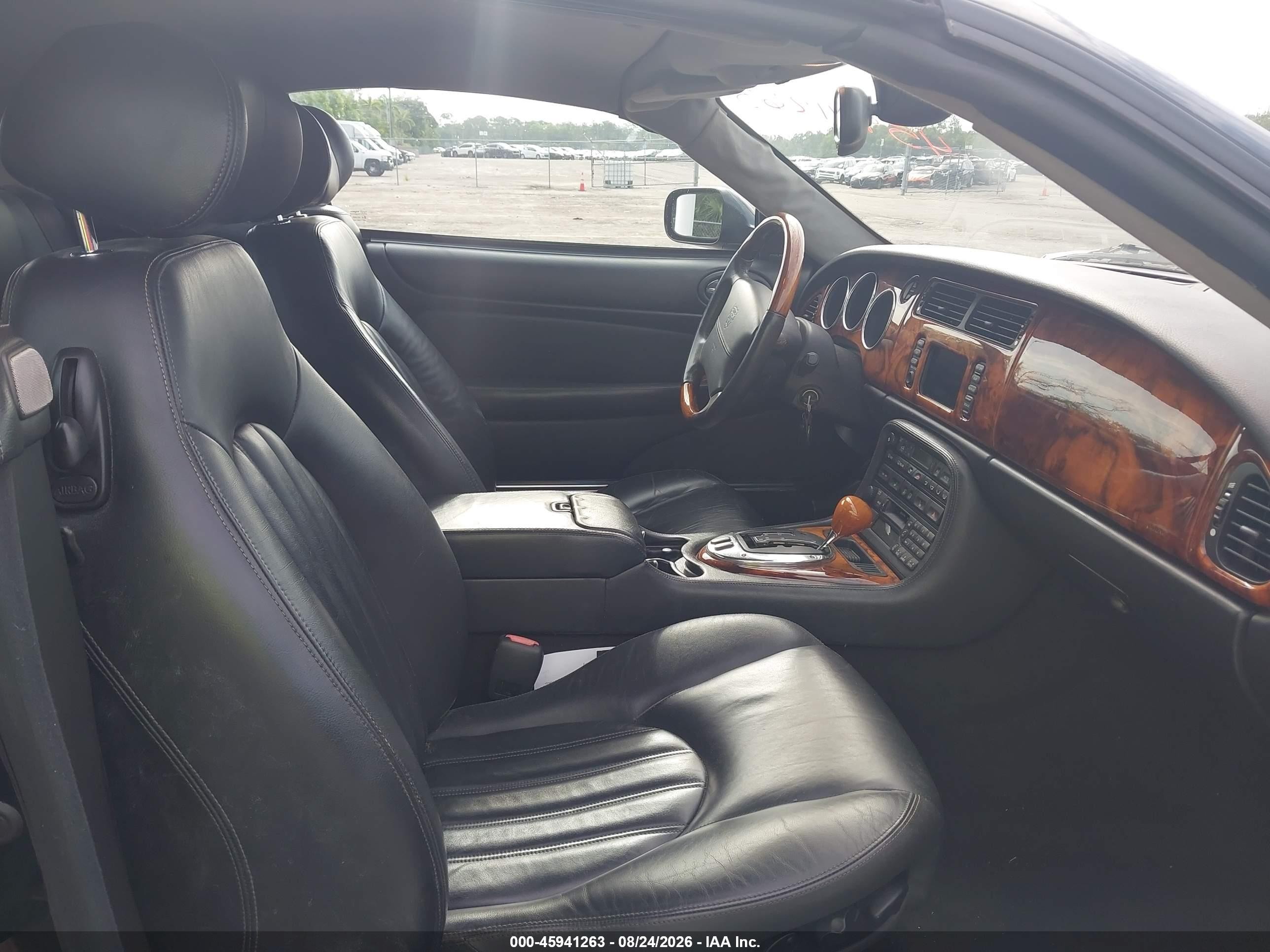 2006 Jaguar Xk8   Black vin: SAJDA42C162A46404