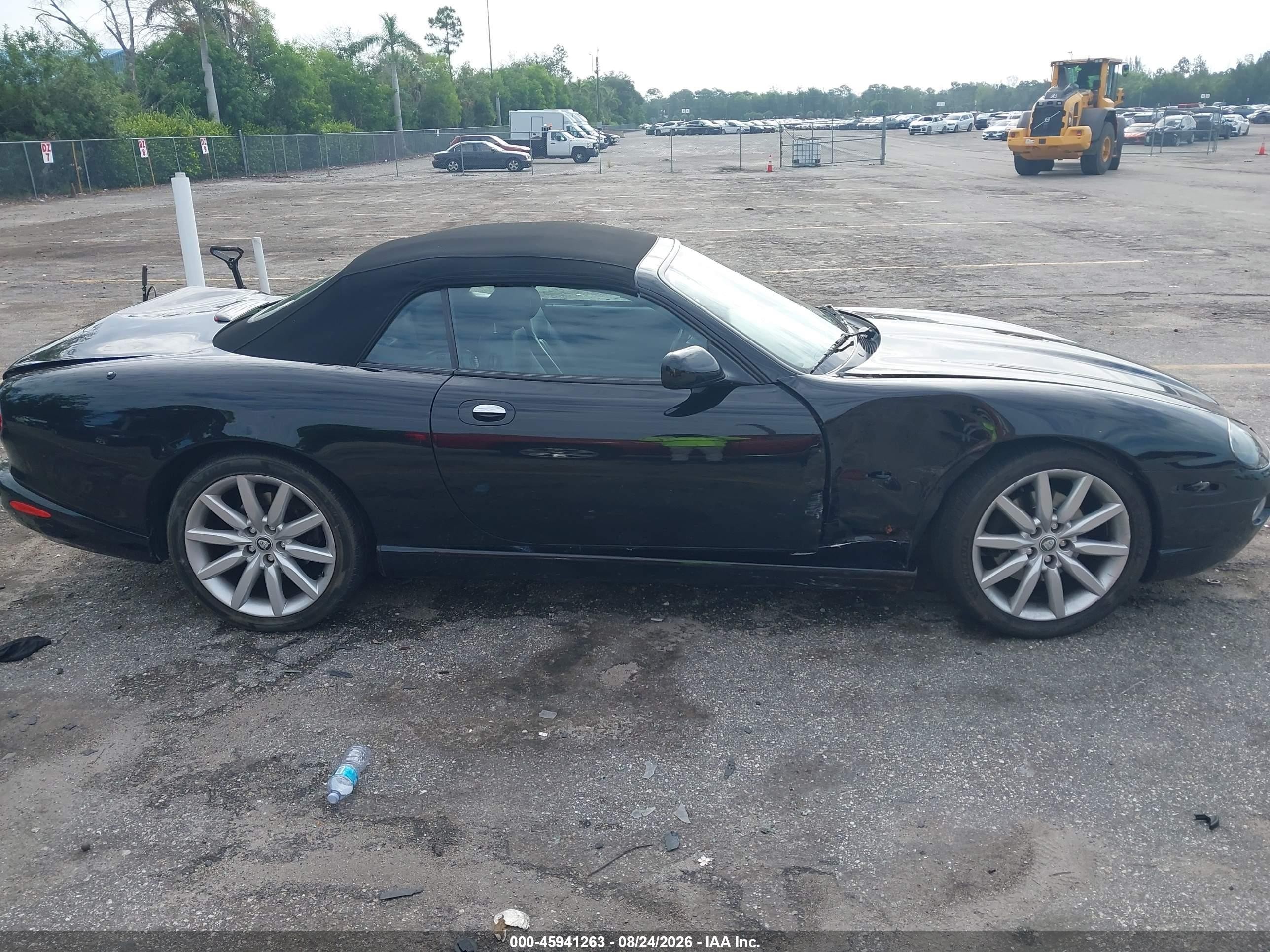 2006 Jaguar Xk8   Black vin: SAJDA42C162A46404