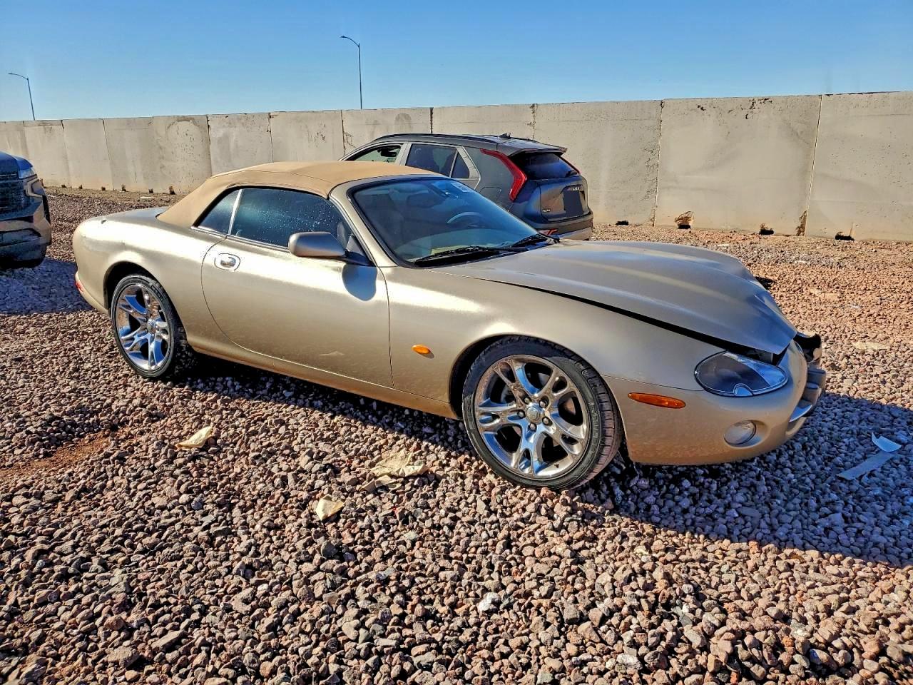 2004 Jaguar Xk8 Tan vin: SAJDA42C242A38924