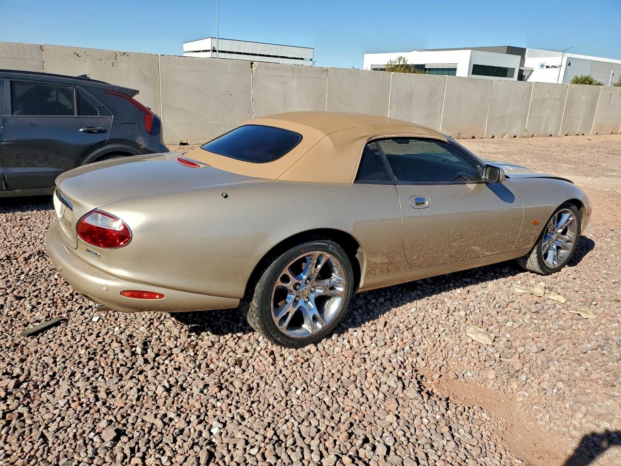 2004 Jaguar Xk8 Tan vin: SAJDA42C242A38924