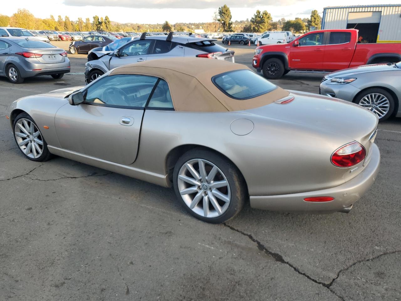 2005 Jaguar Xk8 Gold vin: SAJDA42C252A43820