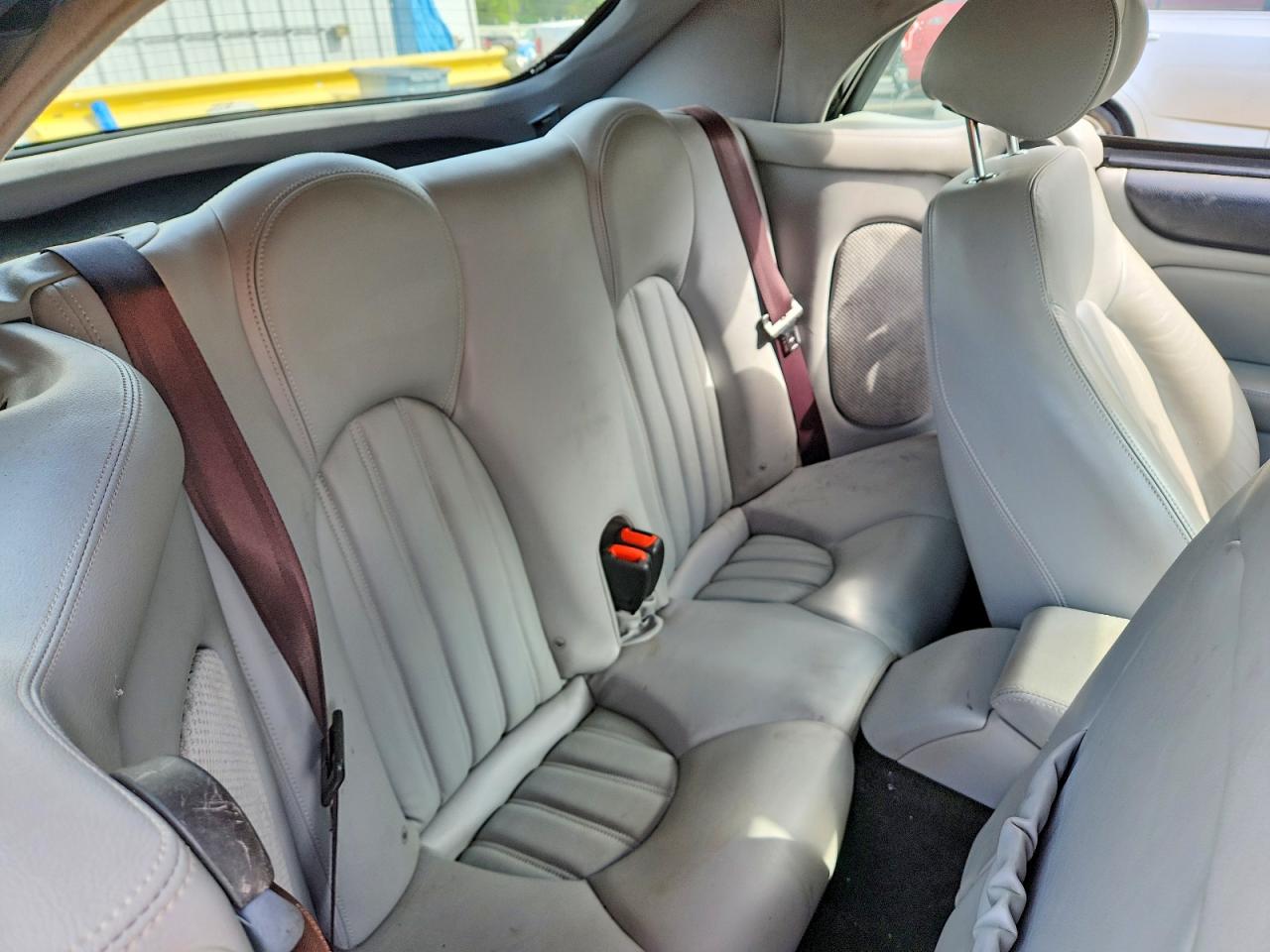 2005 Jaguar Xk8 Silver vin: SAJDA42C252A44305
