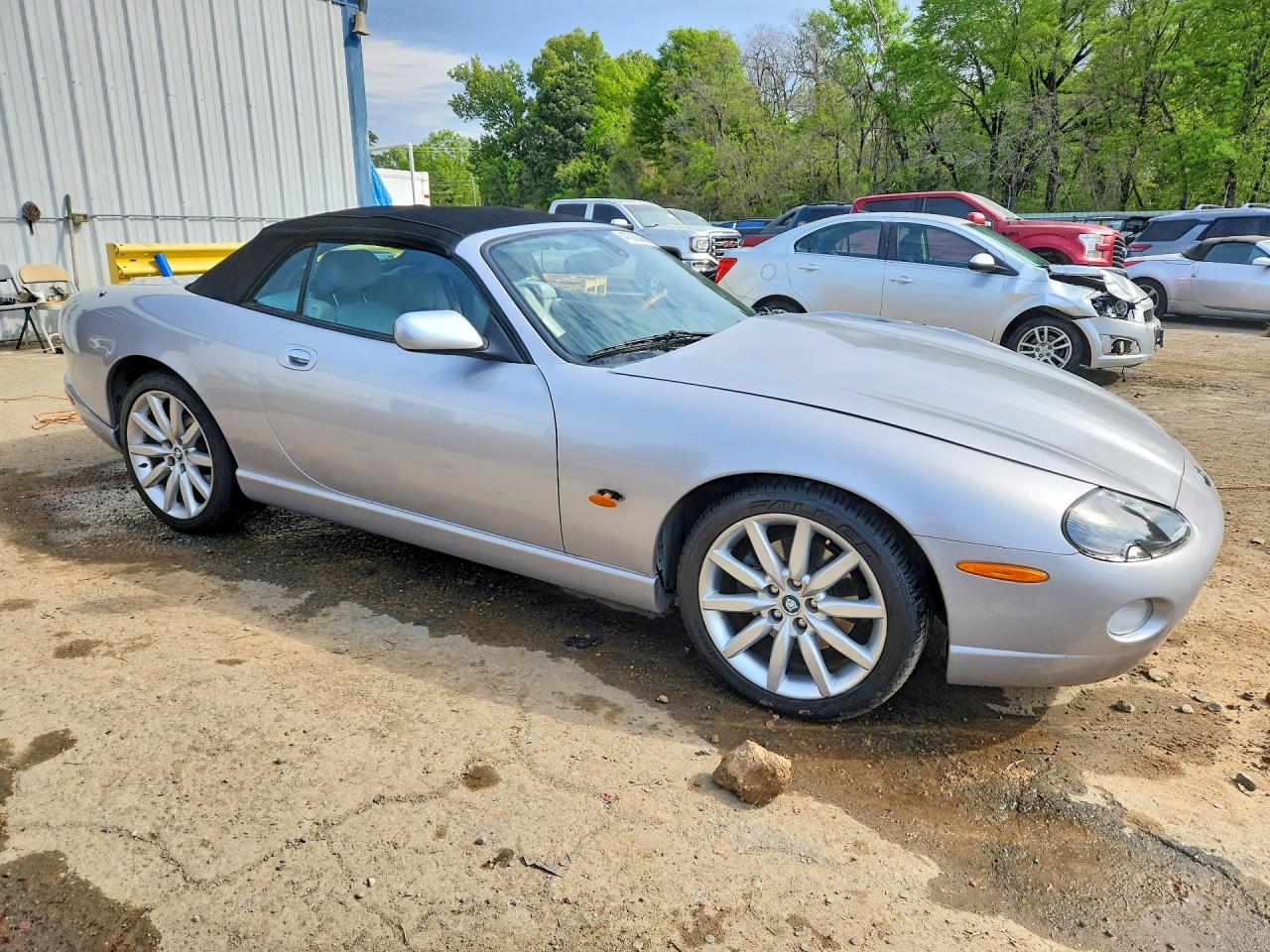 2005 Jaguar Xk8 Silver vin: SAJDA42C252A44305