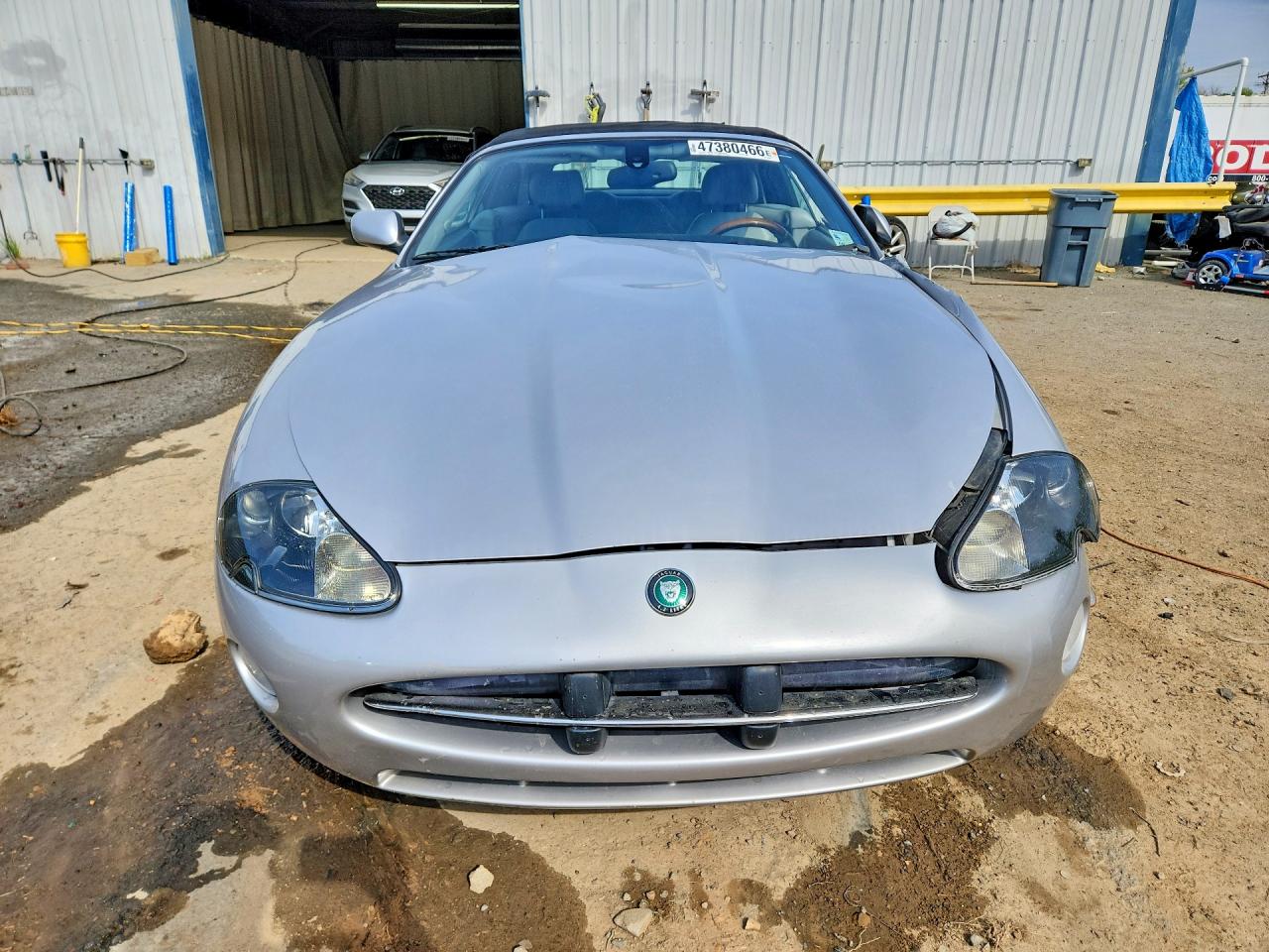 2005 Jaguar Xk8 Silver vin: SAJDA42C252A44305