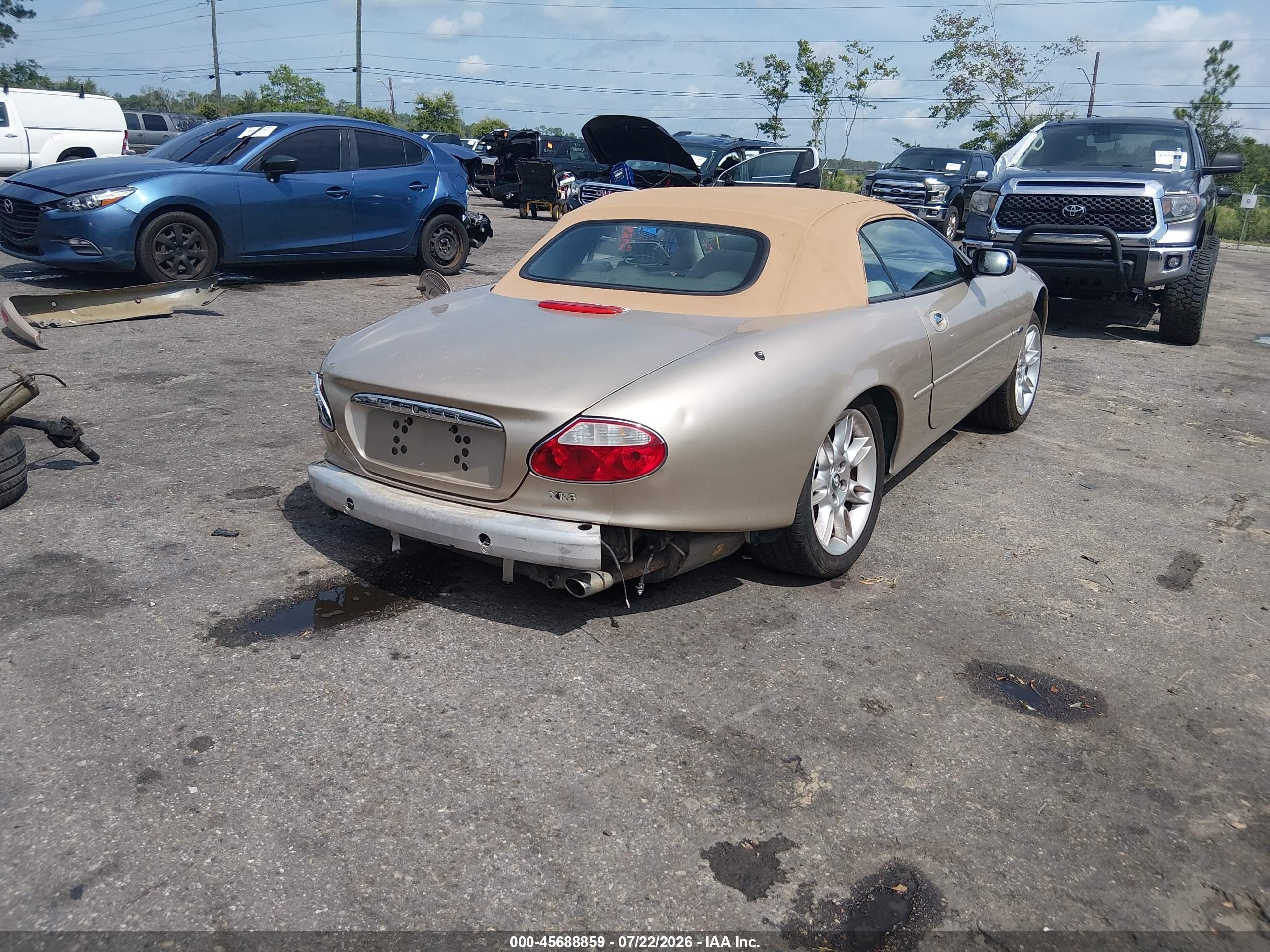 2002 Jaguar Xk8 Beige vin: SAJDA42C32NA24901