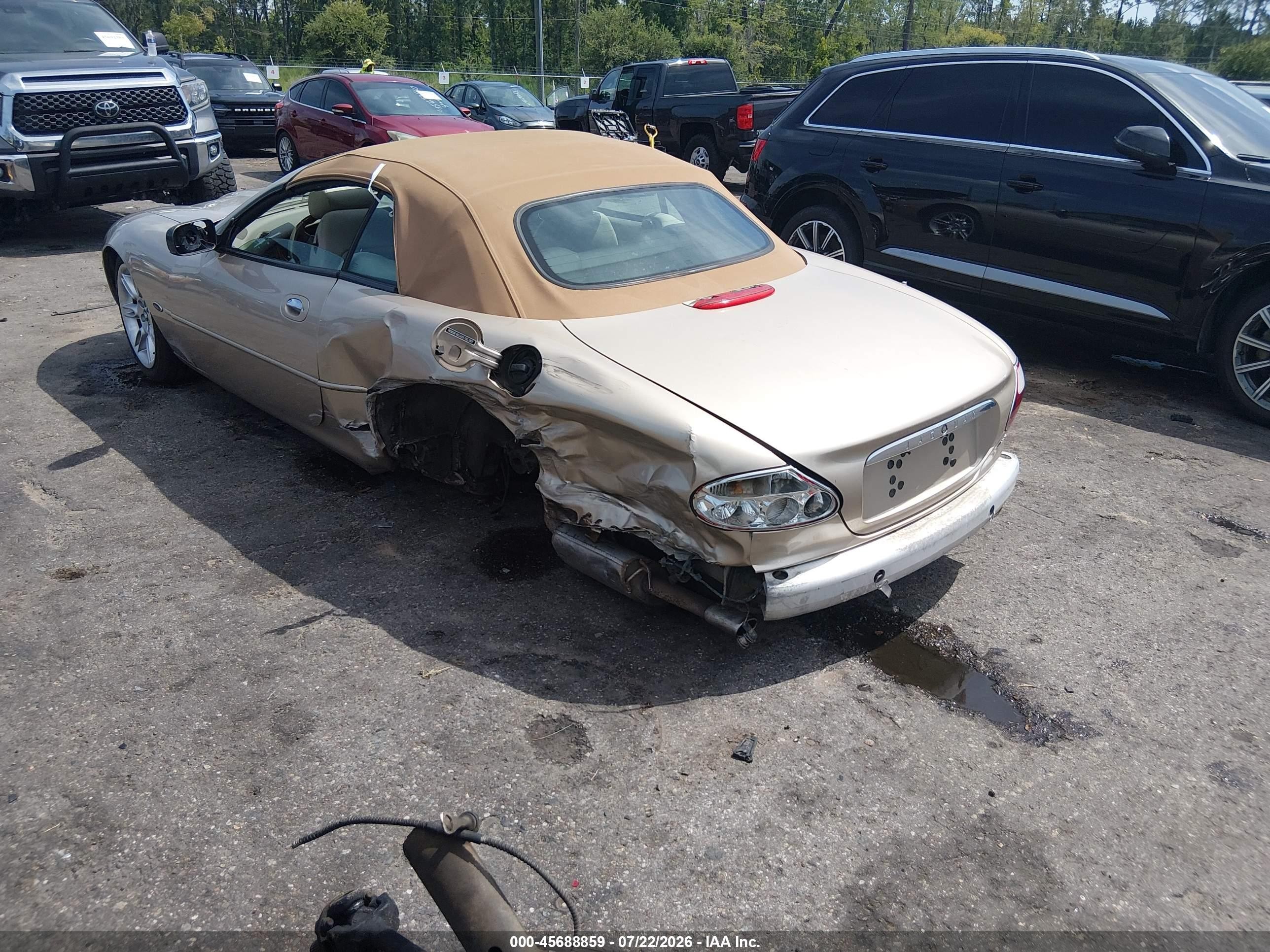 2002 Jaguar Xk8 Beige vin: SAJDA42C32NA24901