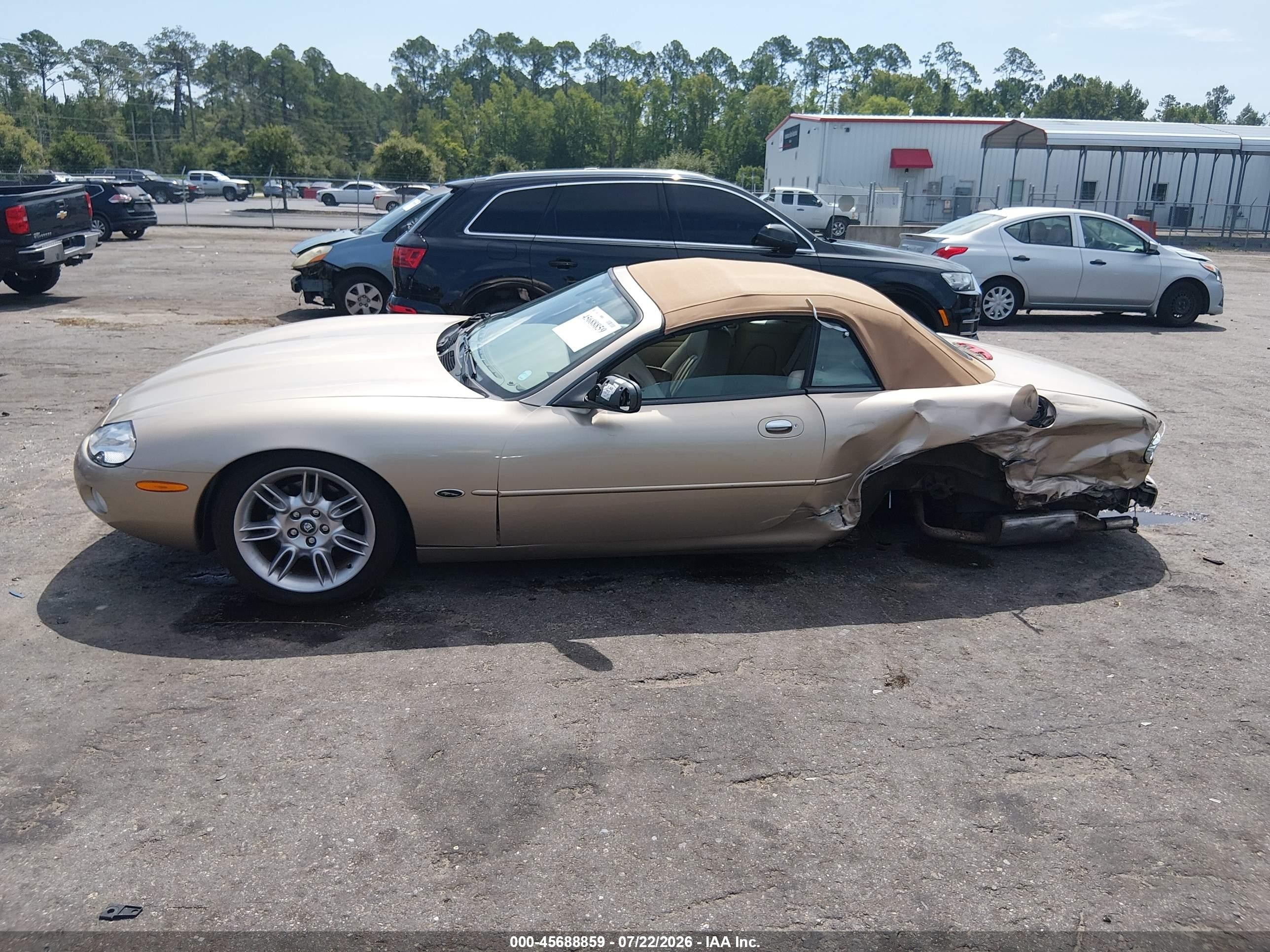 2002 Jaguar Xk8 Beige vin: SAJDA42C32NA24901