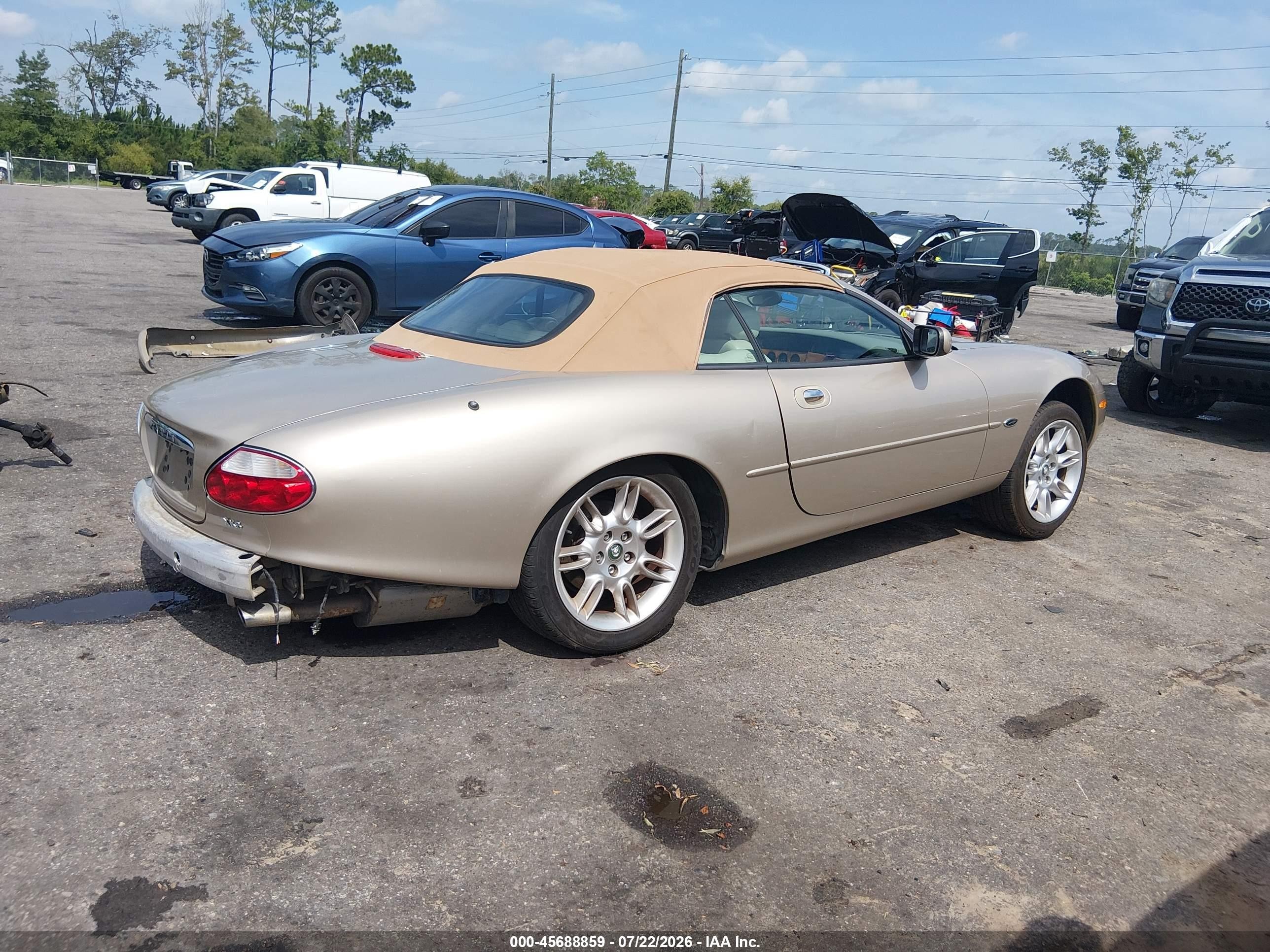 2002 Jaguar Xk8 Beige vin: SAJDA42C32NA24901