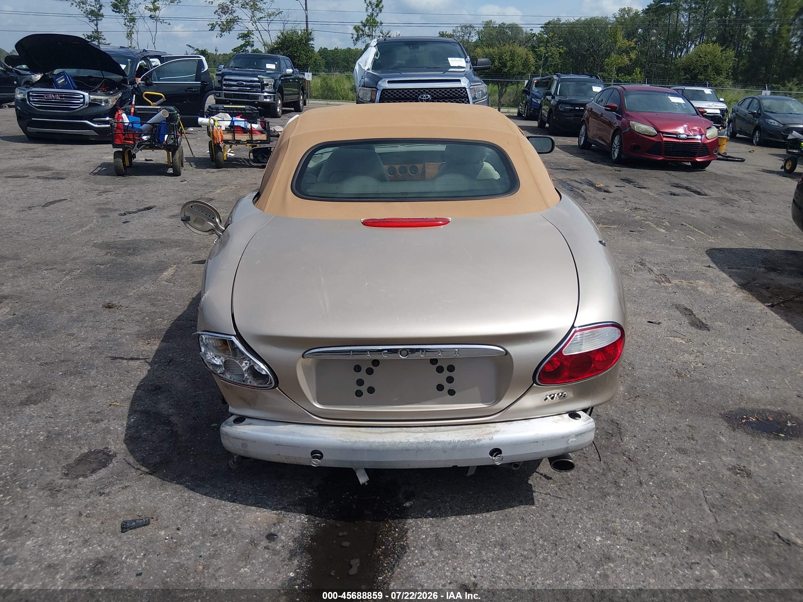 2002 Jaguar Xk8 Beige vin: SAJDA42C32NA24901