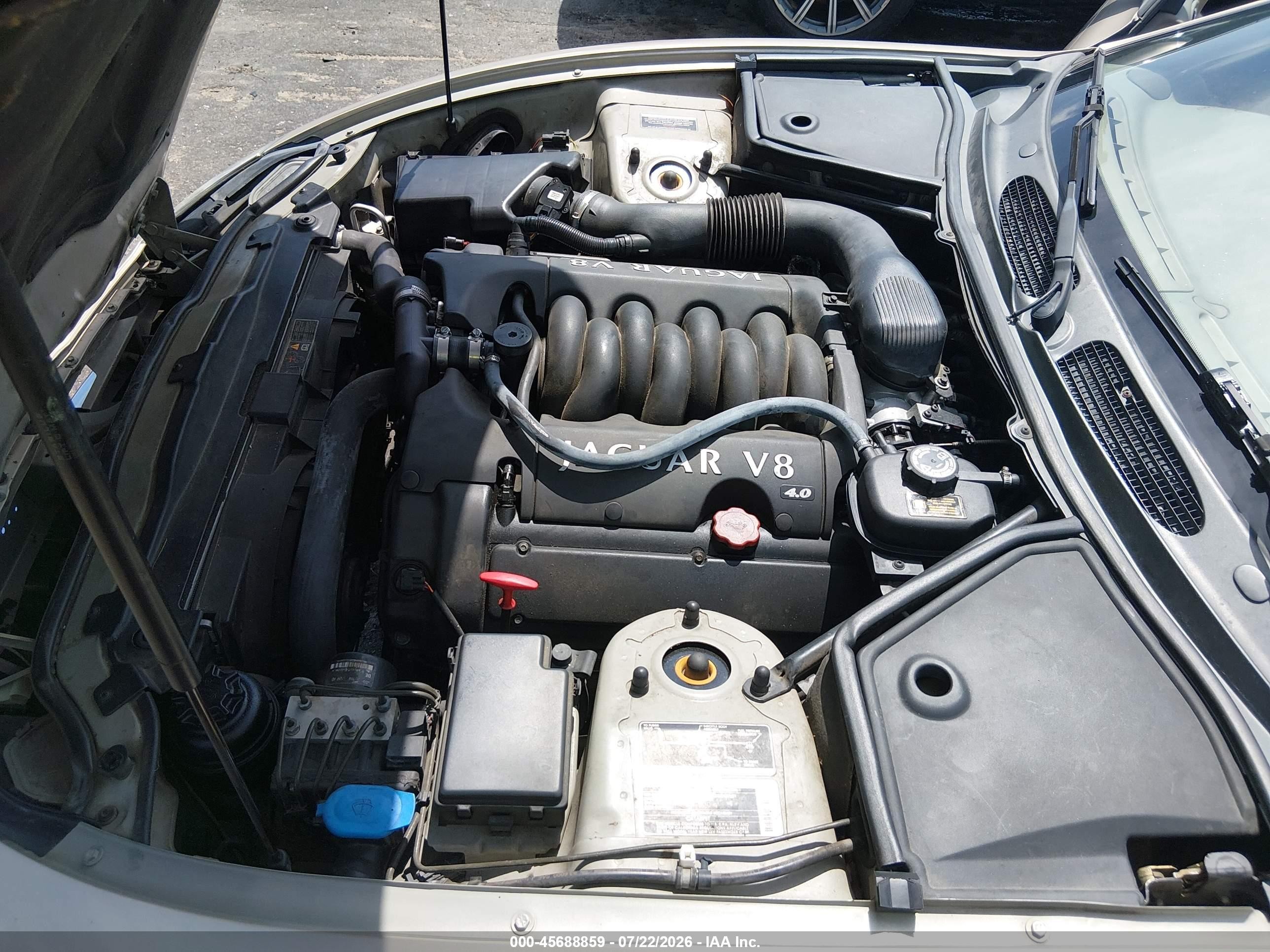 2002 Jaguar Xk8 Beige vin: SAJDA42C32NA24901