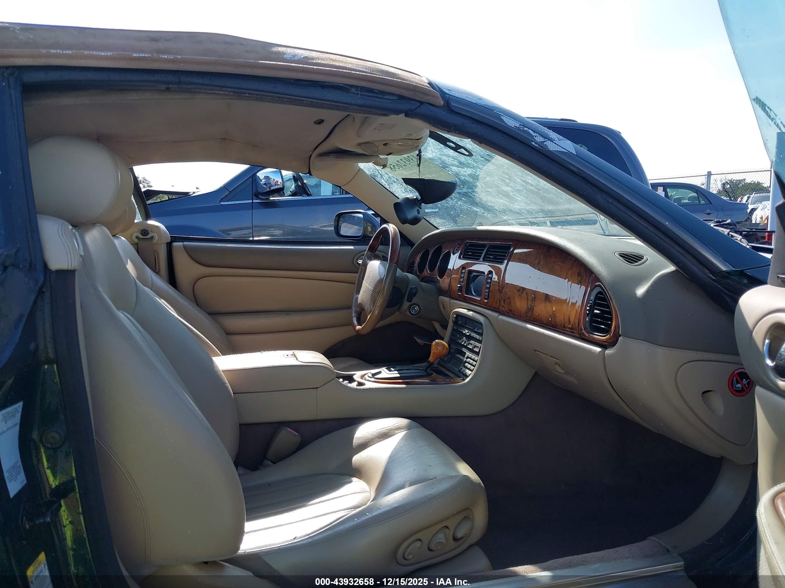 2002 Jaguar Xk8   Green vin: SAJDA42C32NA29323