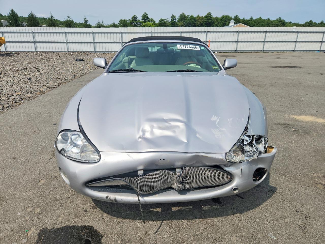 2001 Jaguar Xk8 Silver vin: SAJDA42C41NA19401