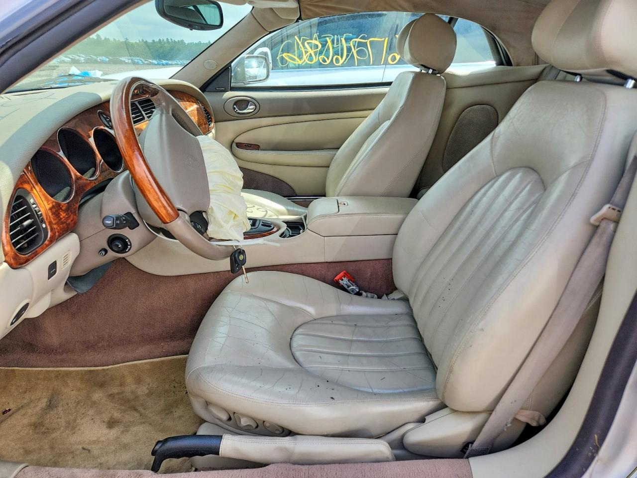 2001 Jaguar Xk8 Silver vin: SAJDA42C41NA19401