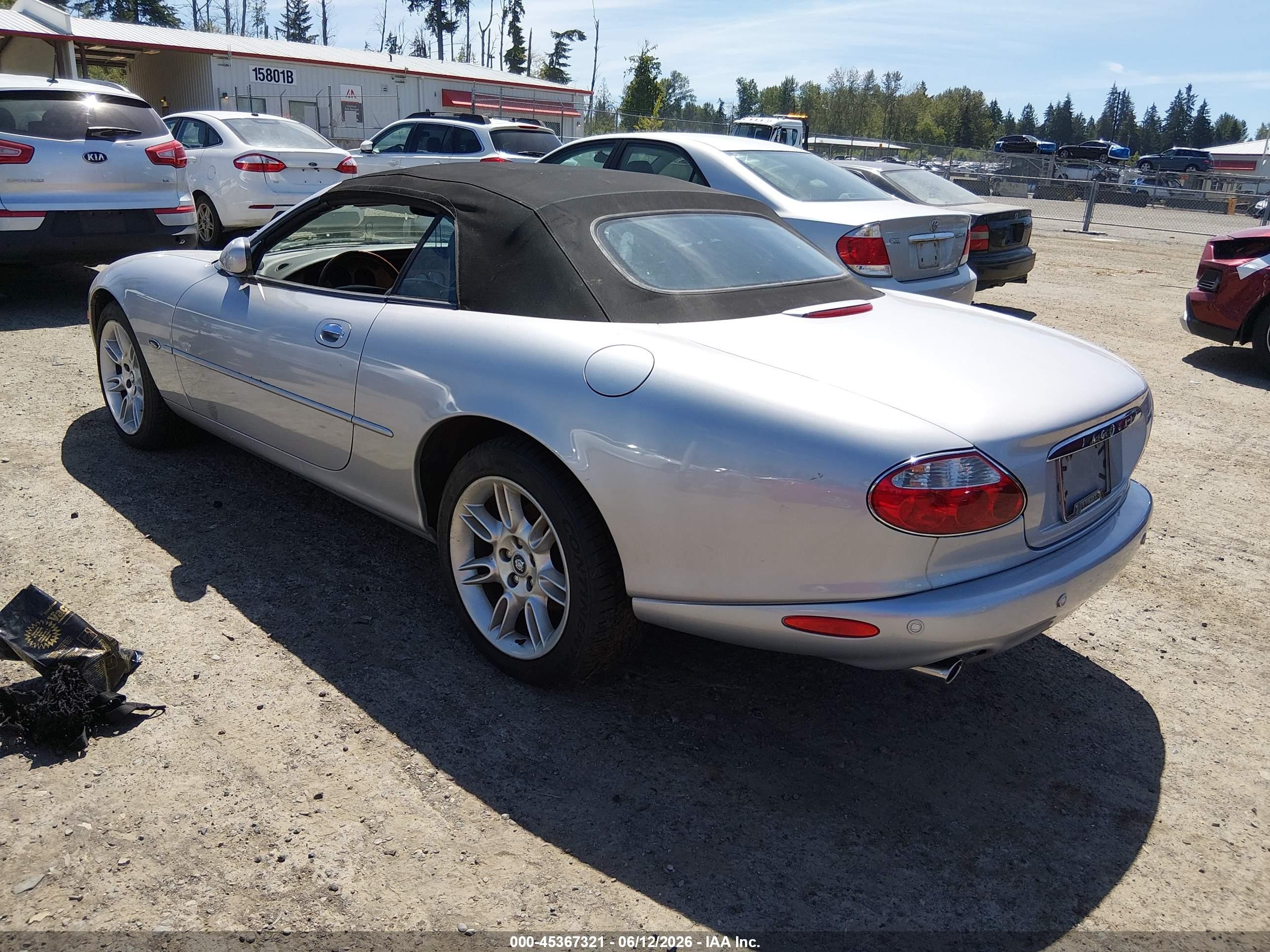 2001 Jaguar Xk8   Серебряный vin: SAJDA42C51NA17107