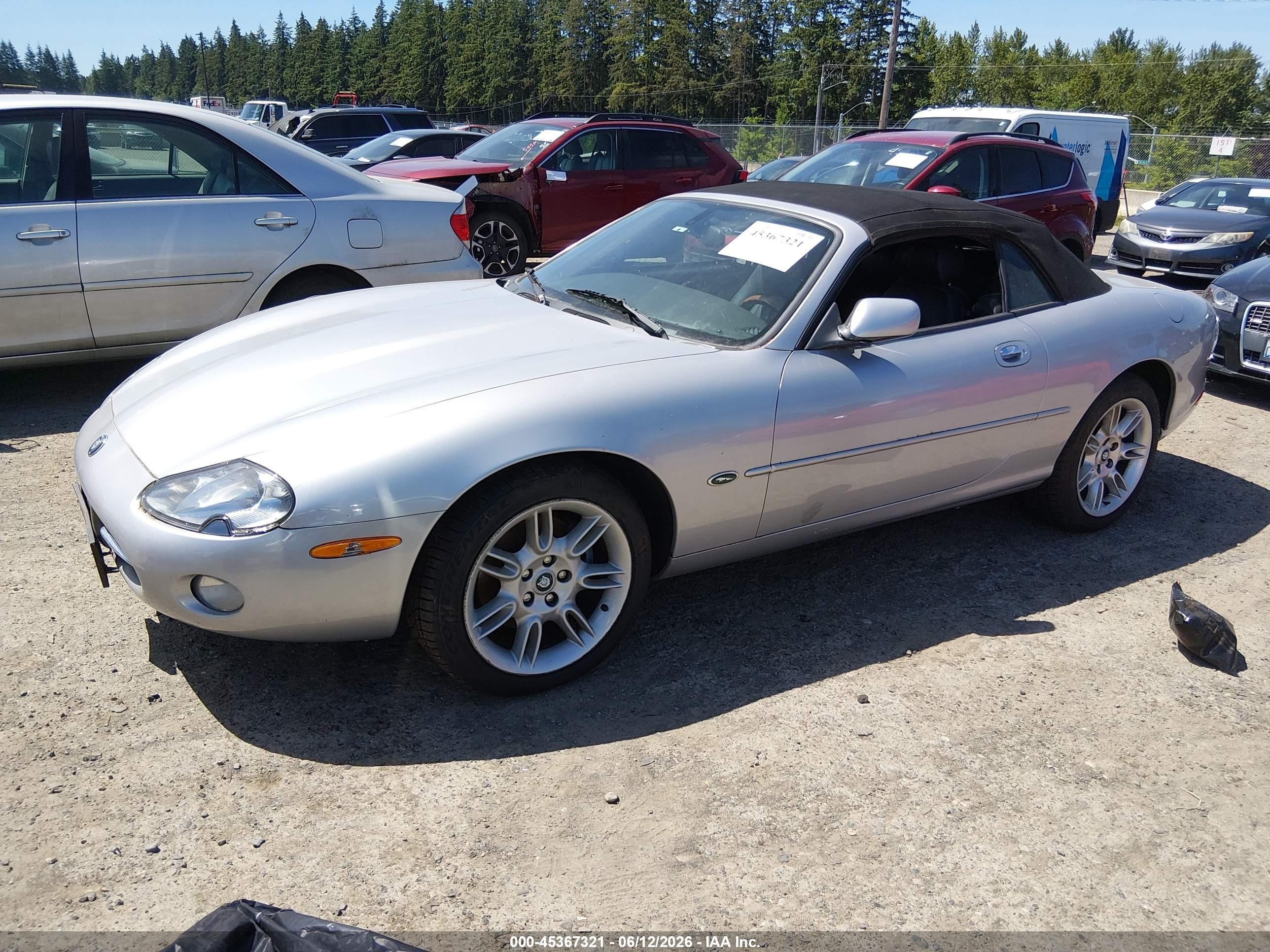 2001 Jaguar Xk8   Серебряный vin: SAJDA42C51NA17107