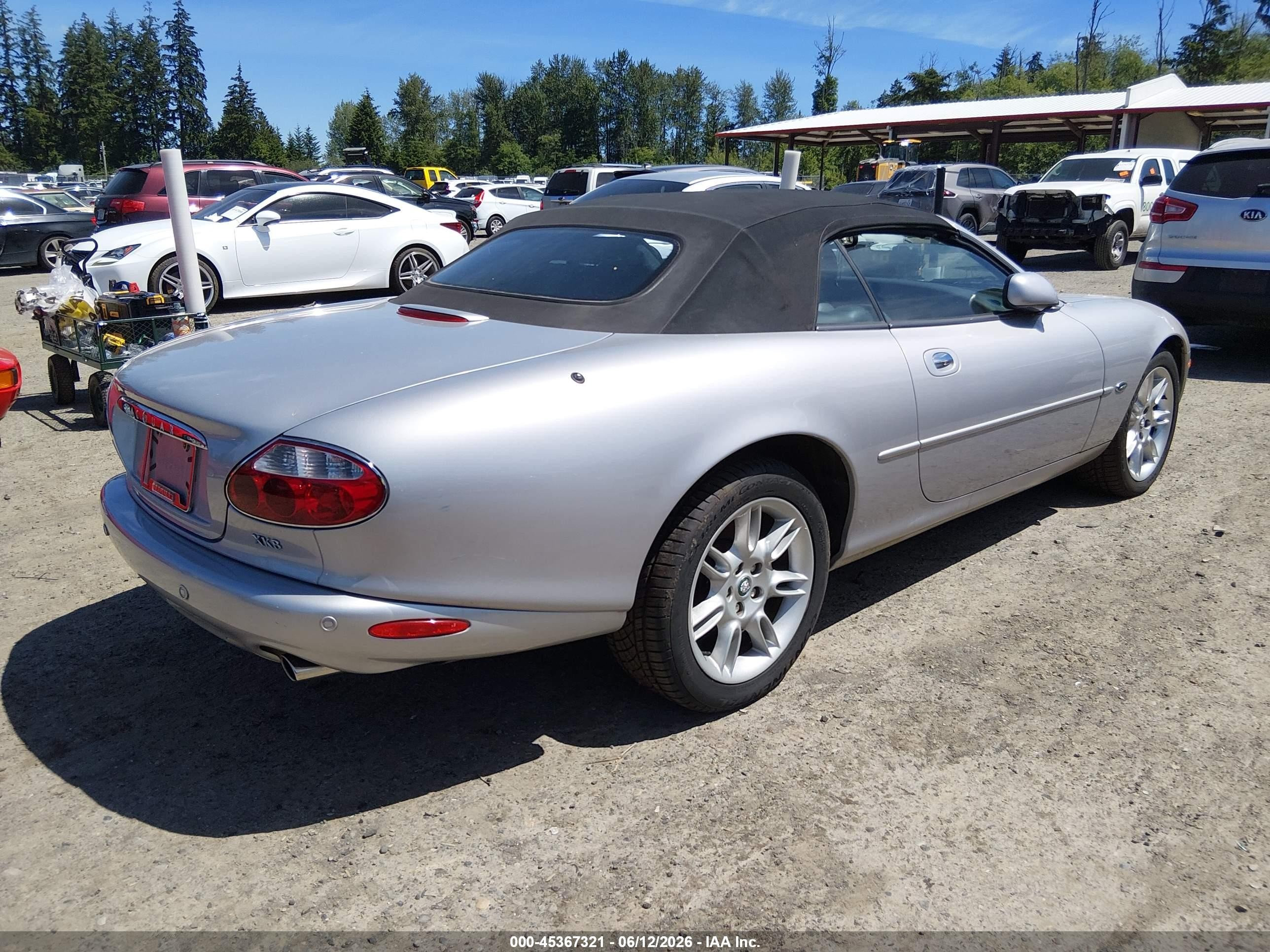 2001 Jaguar Xk8   Серебряный vin: SAJDA42C51NA17107