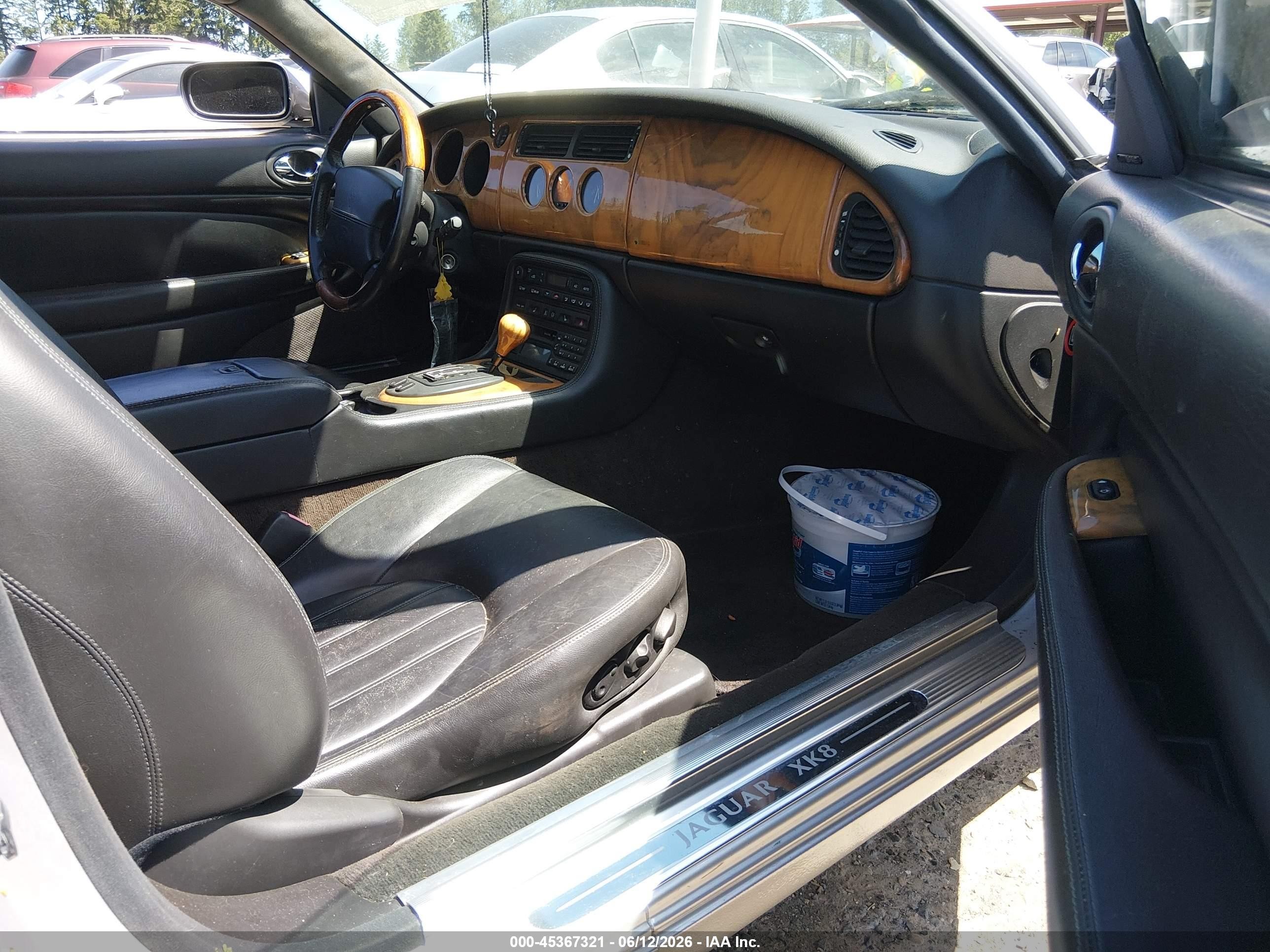 2001 Jaguar Xk8   Серебряный vin: SAJDA42C51NA17107