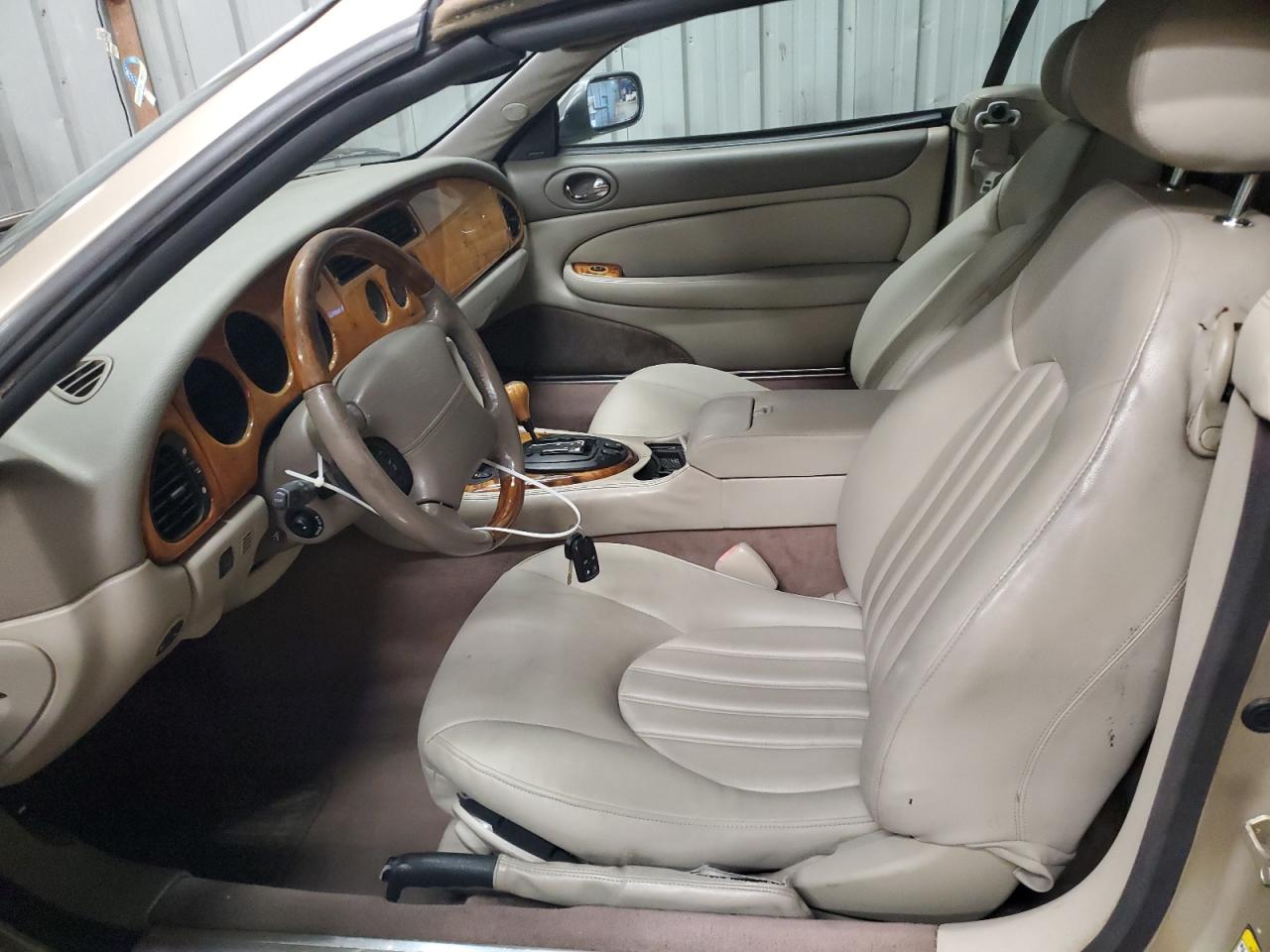 2002 Jaguar Xk8 Tan vin: SAJDA42C72NA24092