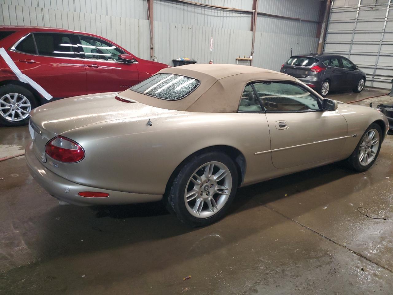 2002 Jaguar Xk8 Tan vin: SAJDA42C72NA24092 Damage: Antenna Mast, Broken, Replacement Required