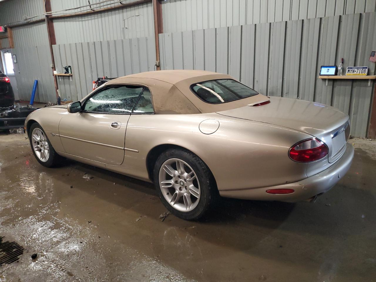 2002 Jaguar Xk8 Tan vin: SAJDA42C72NA24092 Damage: Left Qtr Panel, Chipped, 1