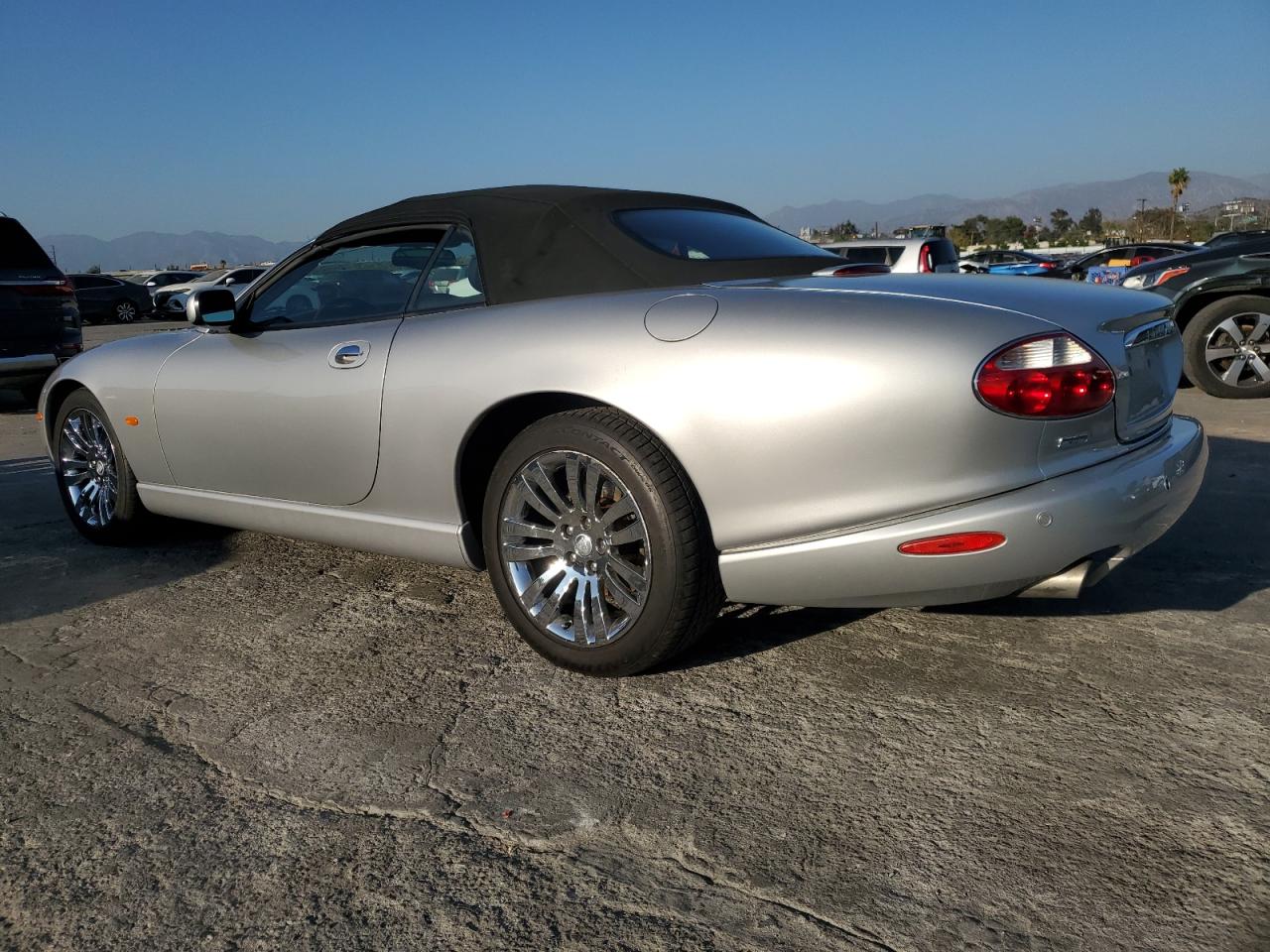 2005 Jaguar Xk8 Silver vin: SAJDA42C752A41240