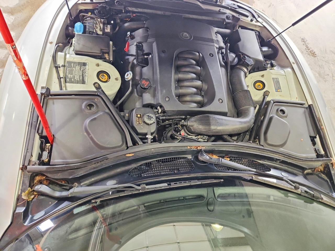 2005 Jaguar Xk8 Серебряный vin: SAJDA42C752A42338