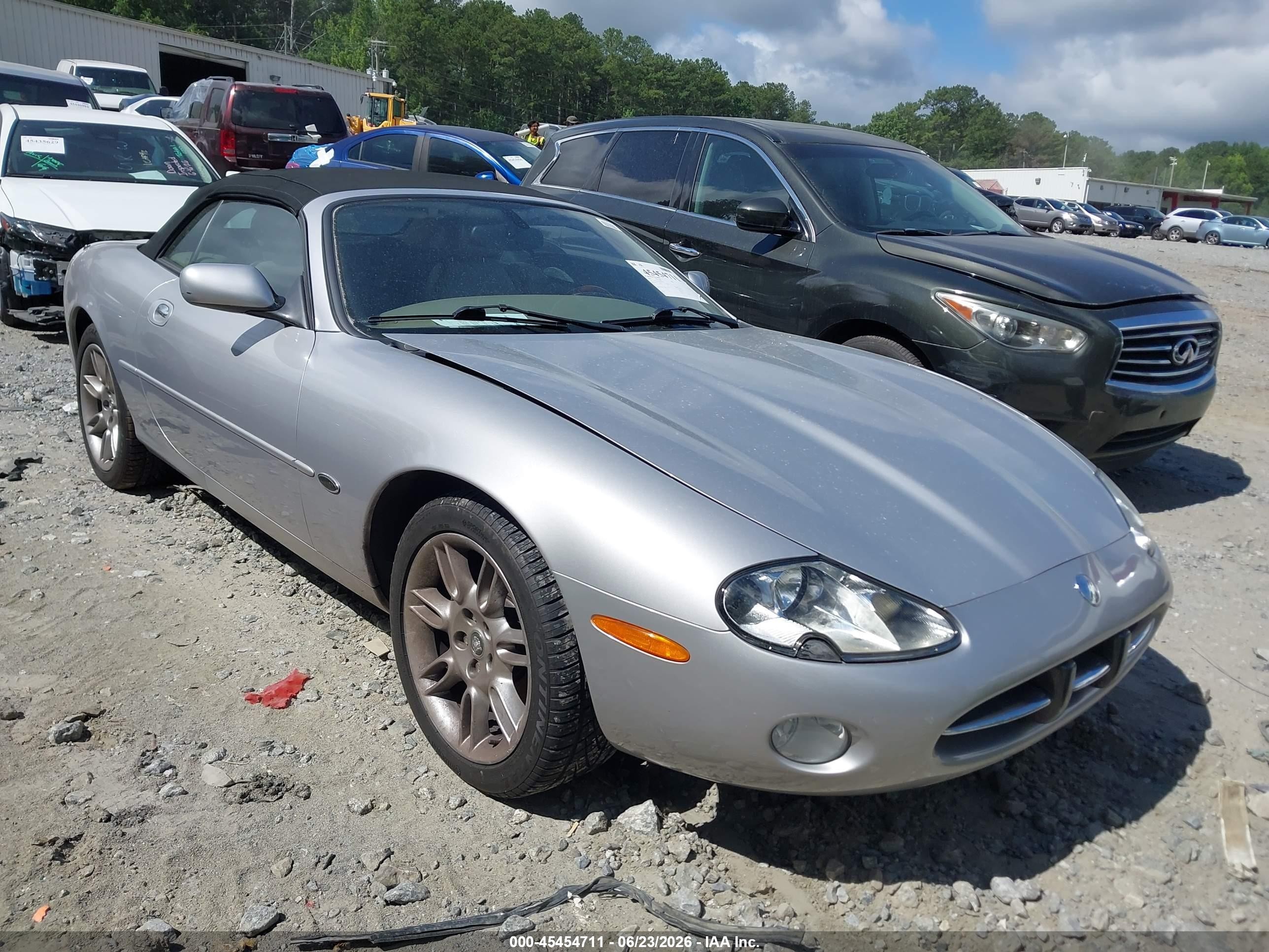 2002 Jaguar Xk8   Silver vin: SAJDA42C92NA25034