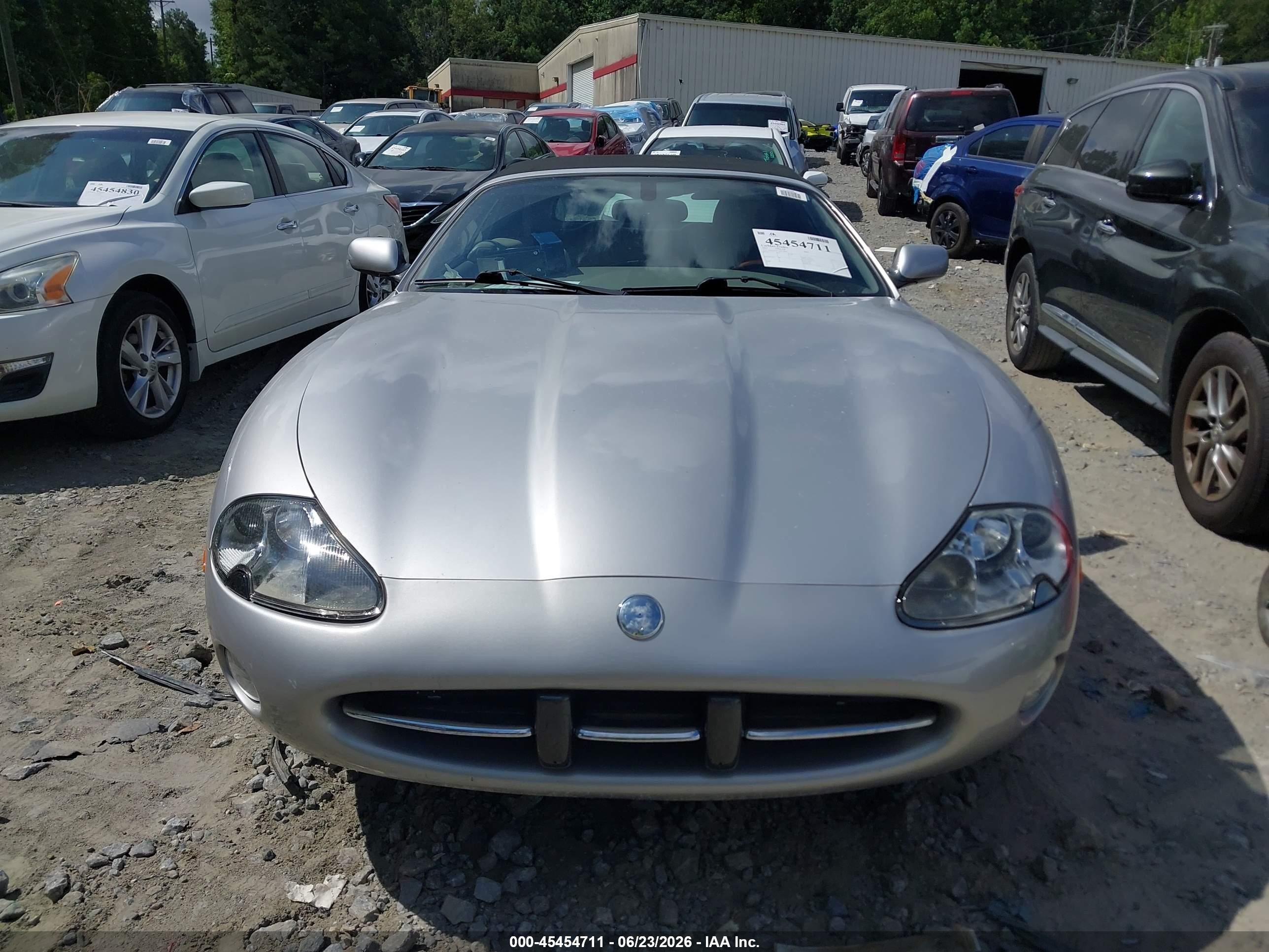 2002 Jaguar Xk8   Silver vin: SAJDA42C92NA25034