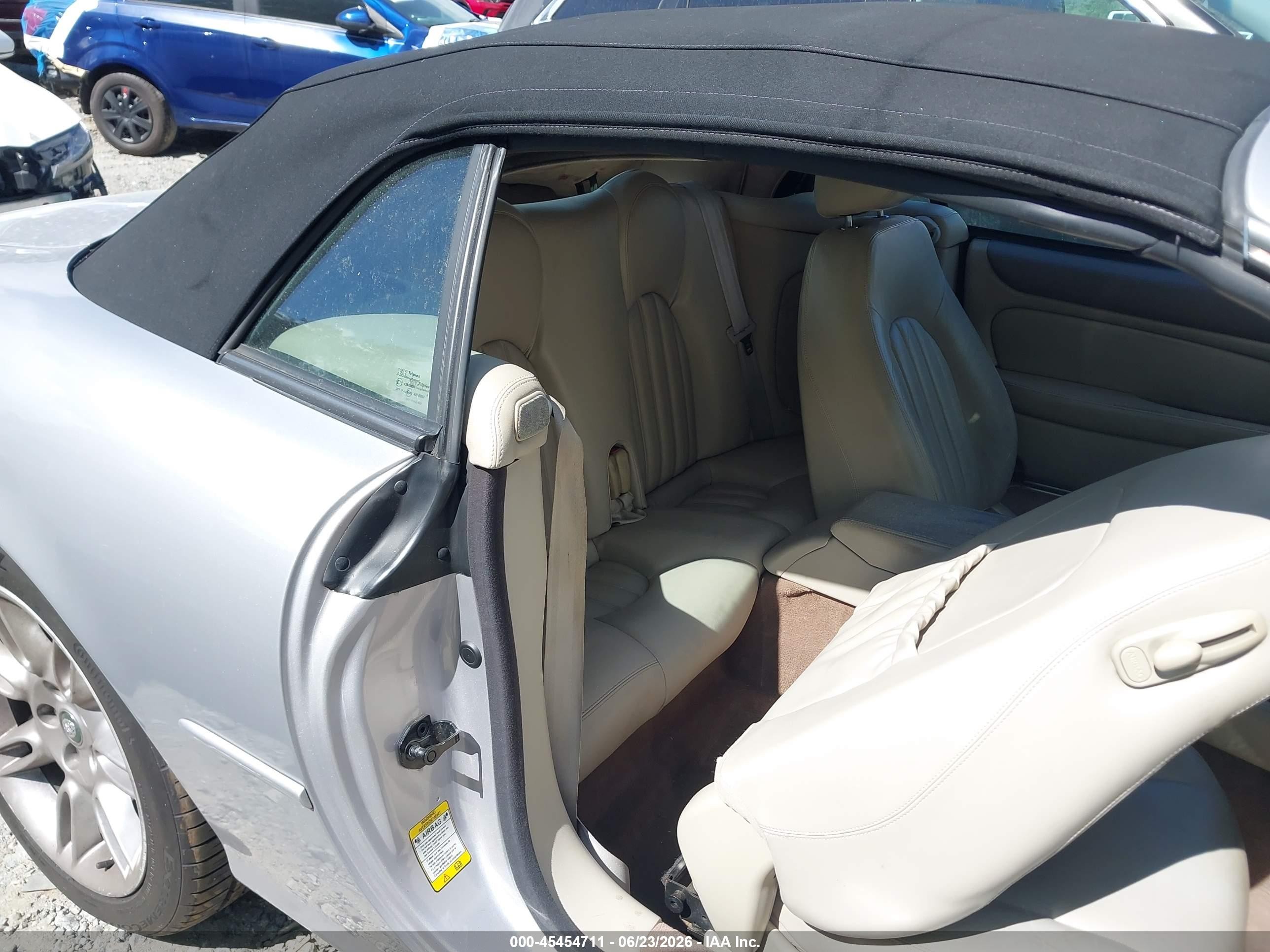2002 Jaguar Xk8   Silver vin: SAJDA42C92NA25034