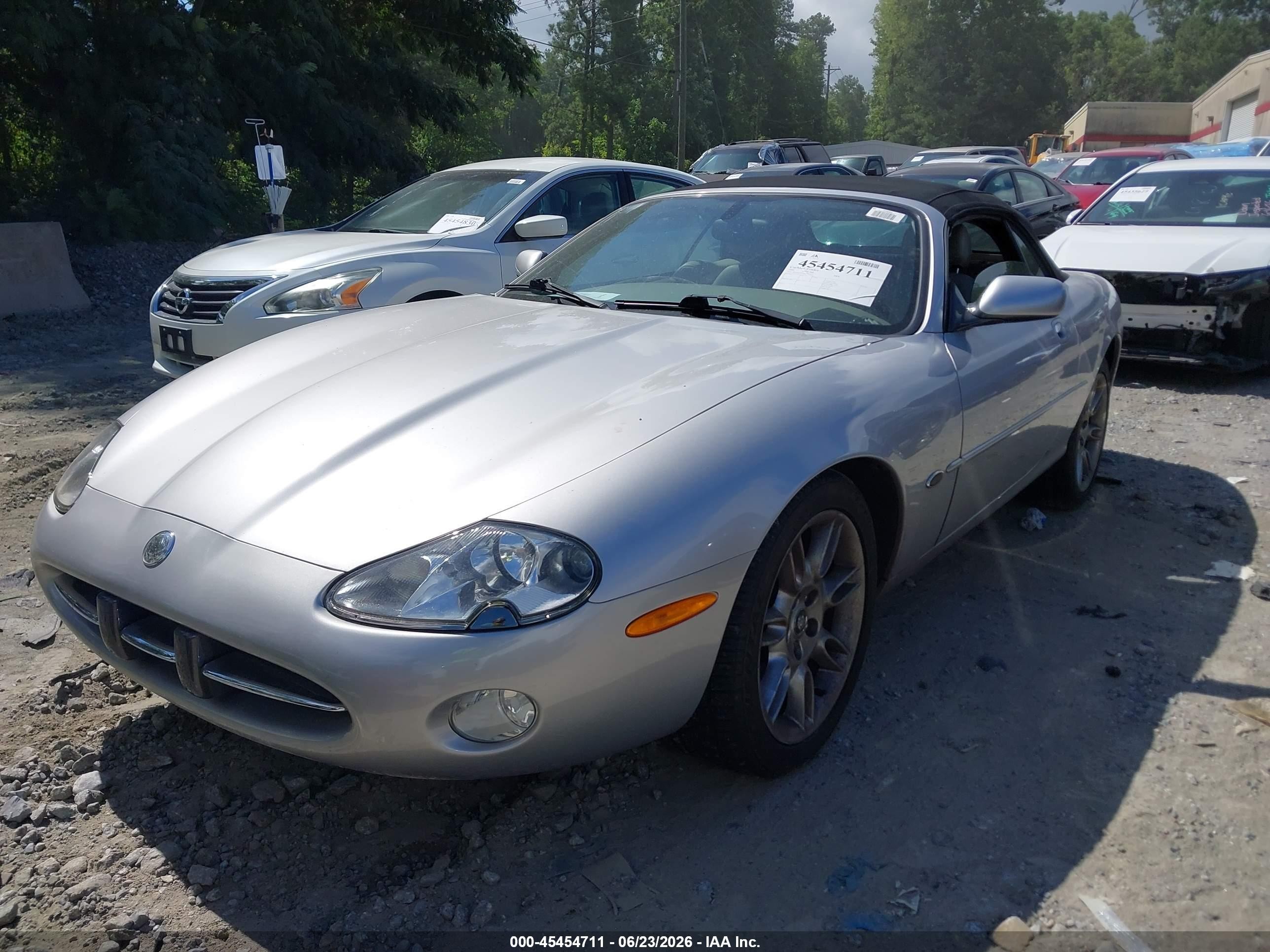 2002 Jaguar Xk8   Silver vin: SAJDA42C92NA25034
