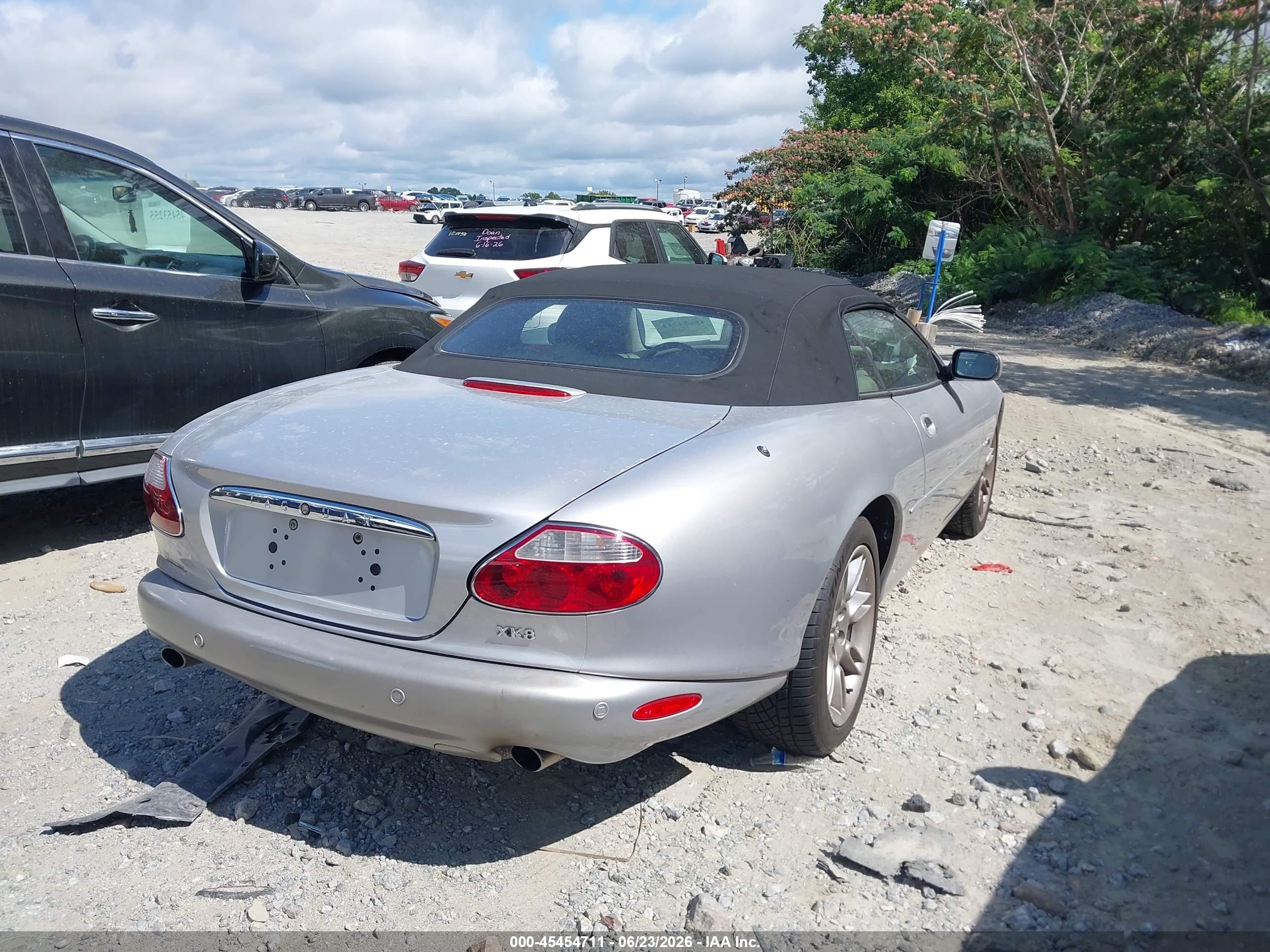 2002 Jaguar Xk8   Silver vin: SAJDA42C92NA25034