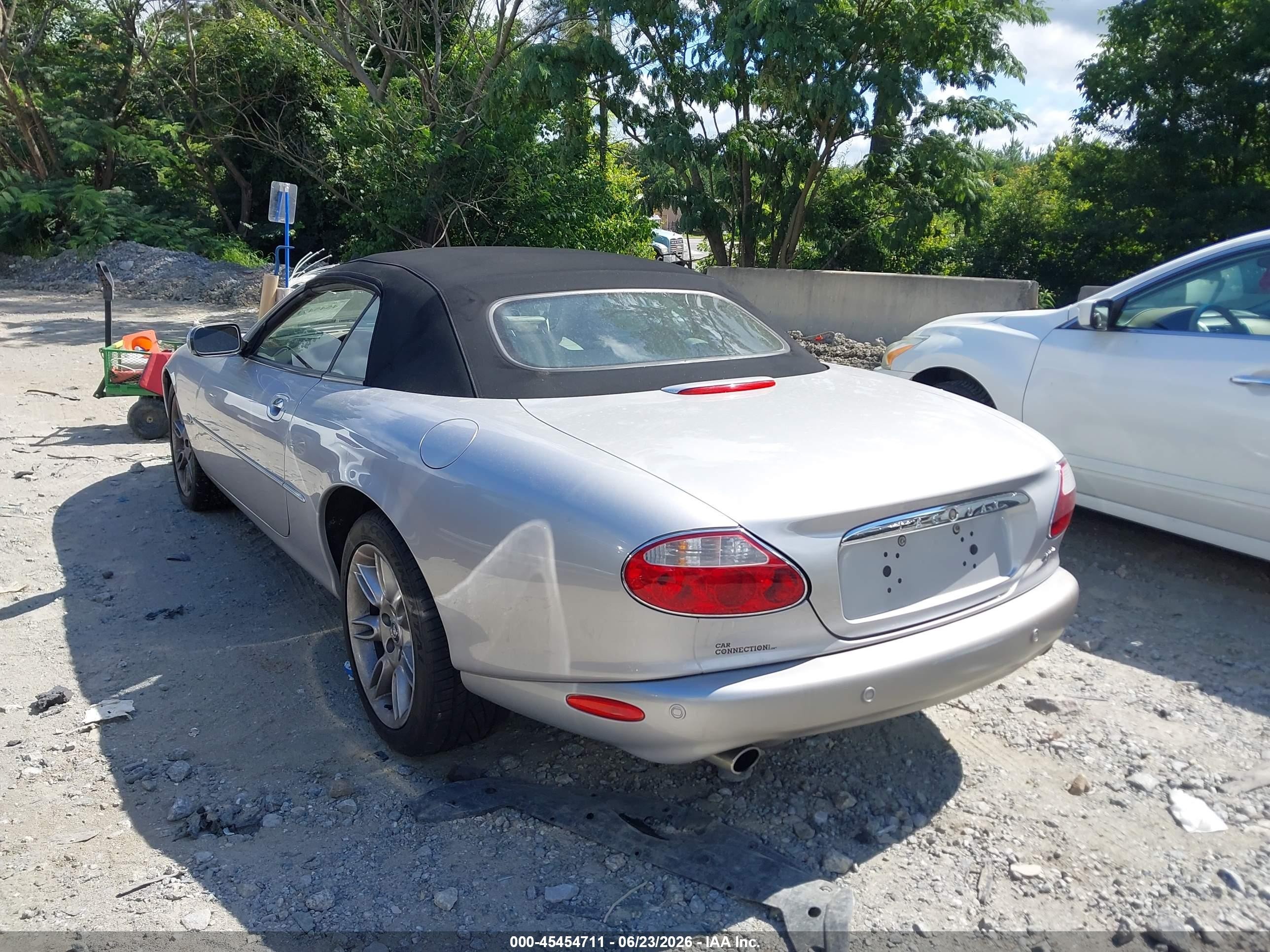2002 Jaguar Xk8   Silver vin: SAJDA42C92NA25034