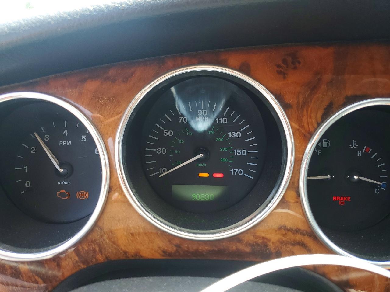 2006 Jaguar Xk8 Silver vin: SAJDA42C962A46196
