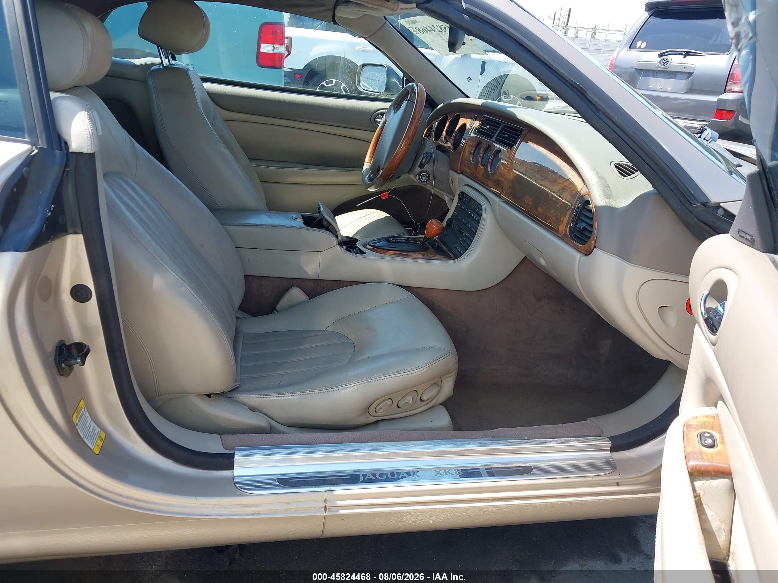 2001 Jaguar Xk8   Gold vin: SAJDA42CX1NA22383