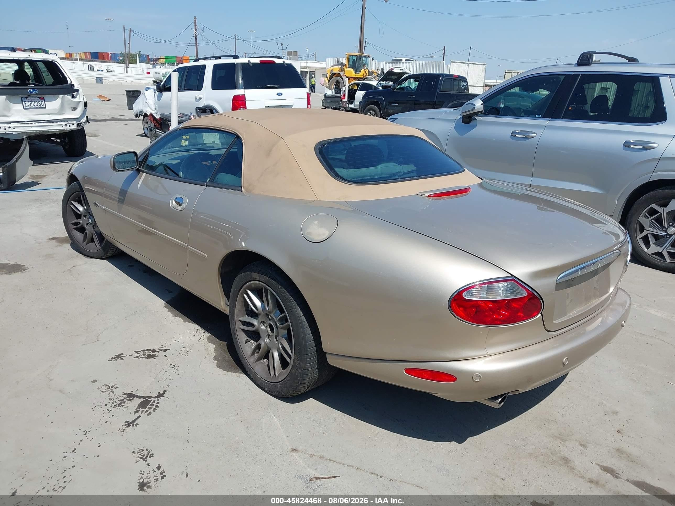 2001 Jaguar Xk8   Gold vin: SAJDA42CX1NA22383