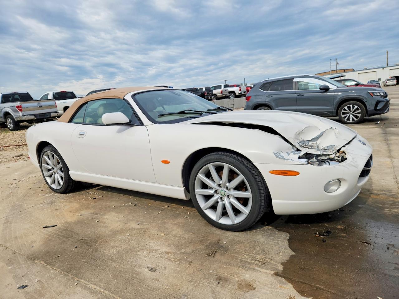 2006 Jaguar Xk8 White vin: SAJDA42CX62A45655